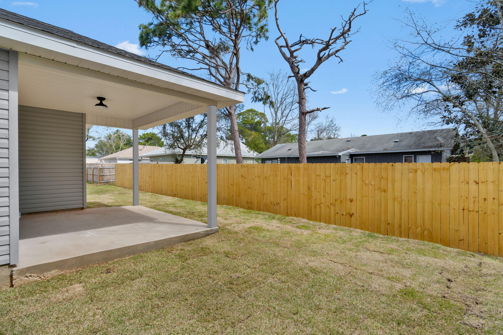 CRESCENT SHORES - Residential