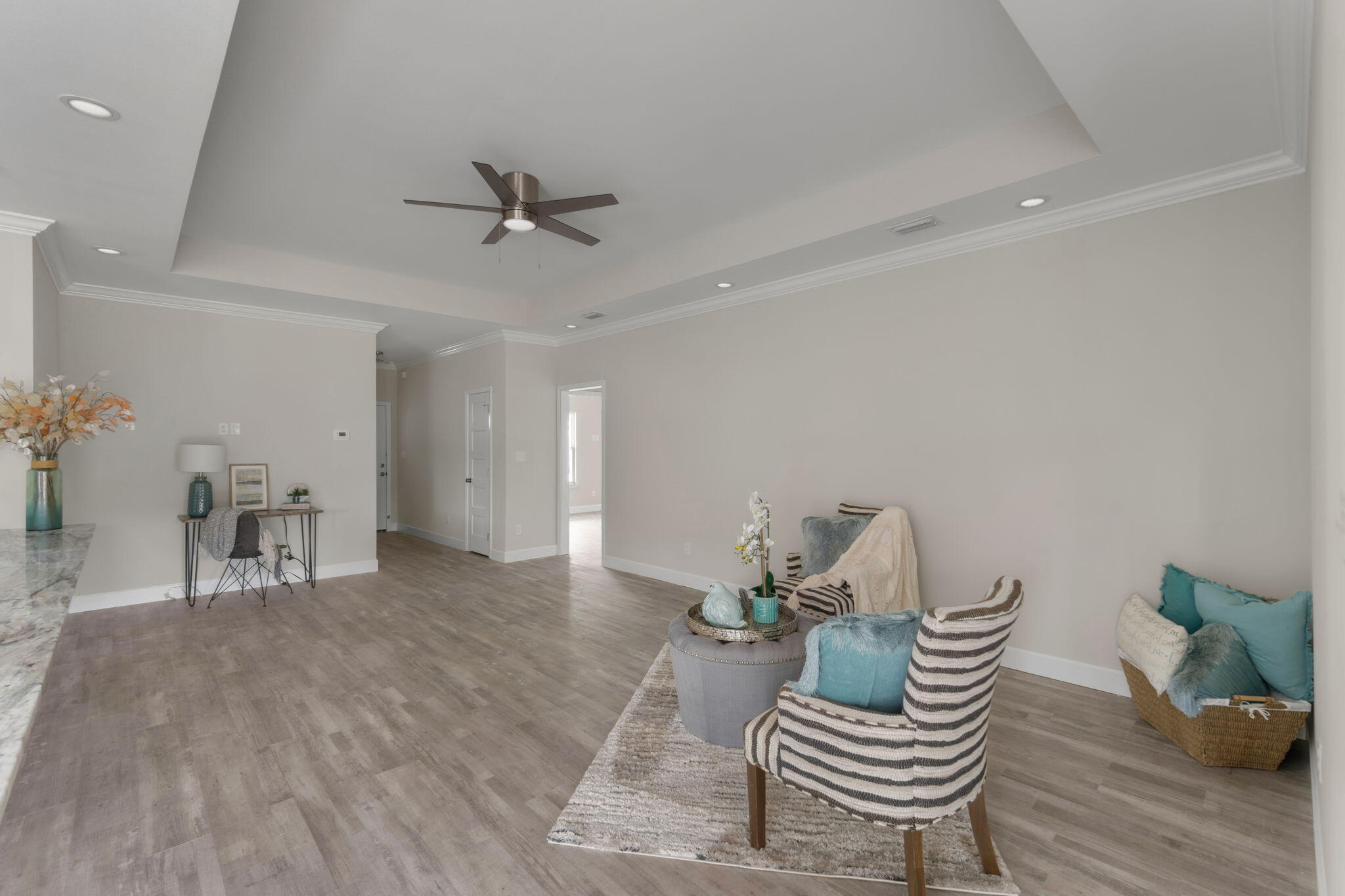 CRESCENT SHORES - Residential