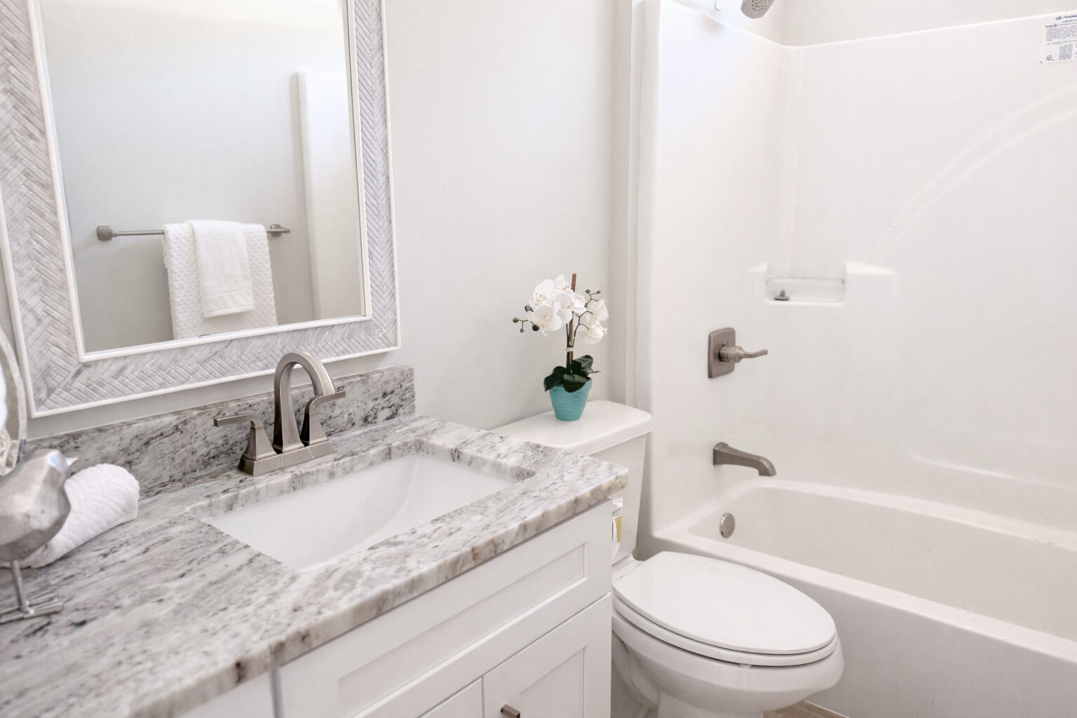 CRESCENT SHORES - Residential