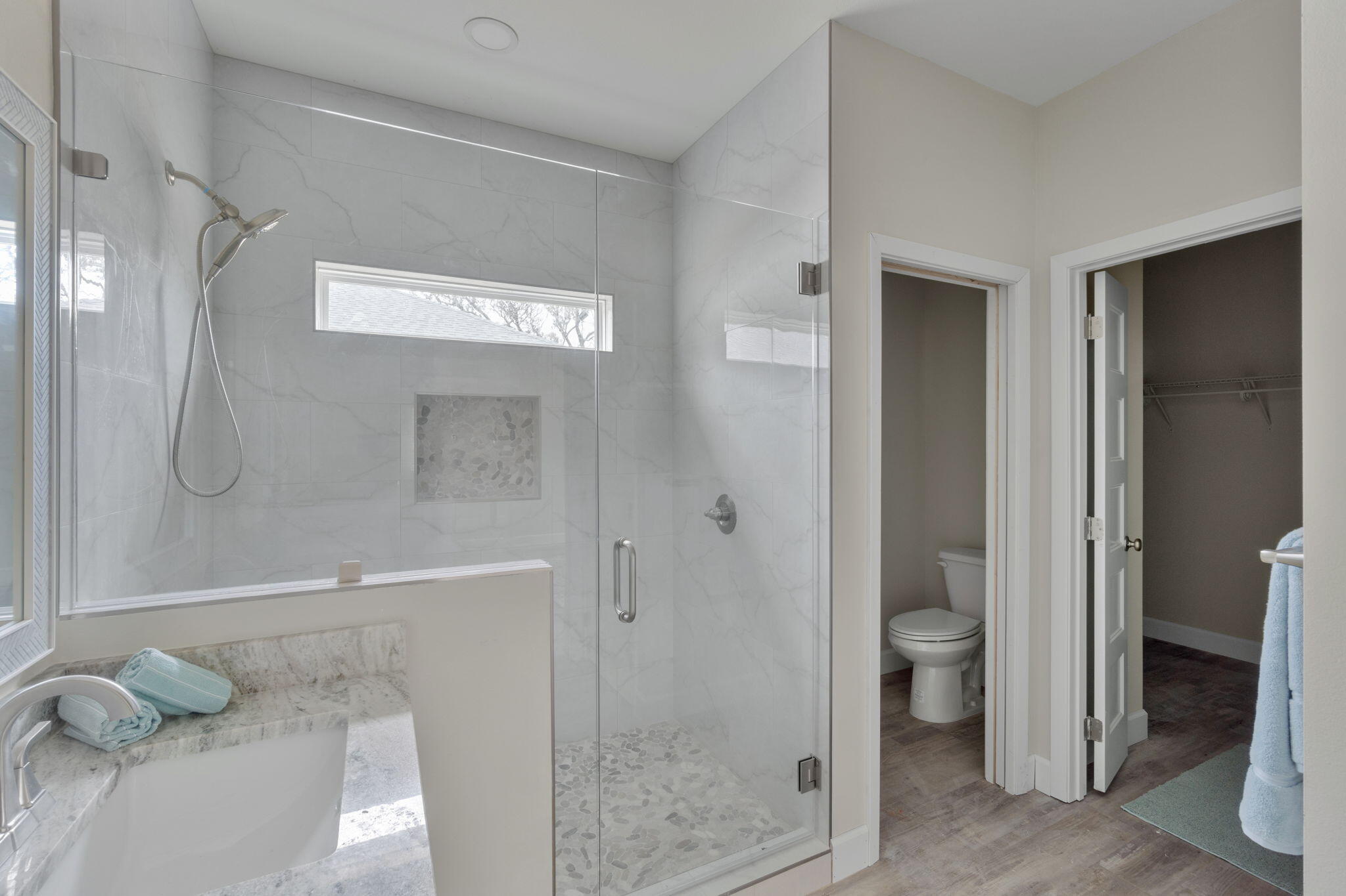 CRESCENT SHORES - Residential