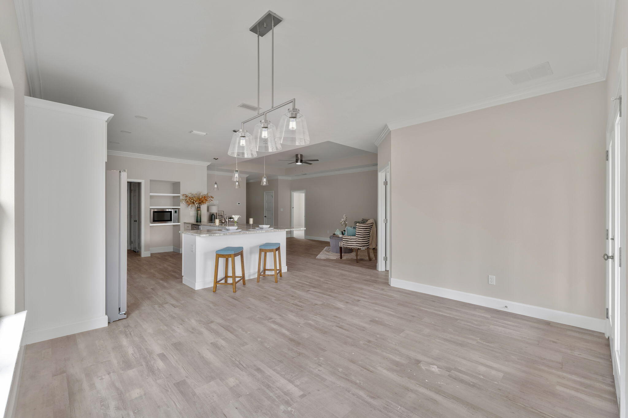 CRESCENT SHORES - Residential