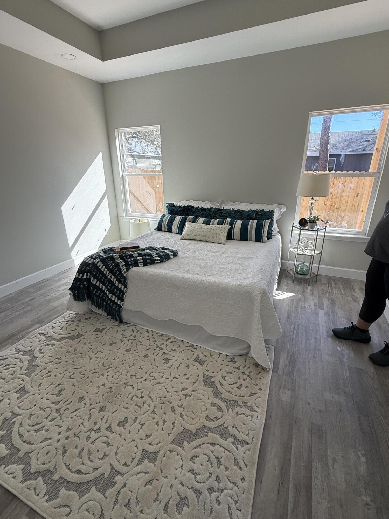 CRESCENT SHORES - Residential