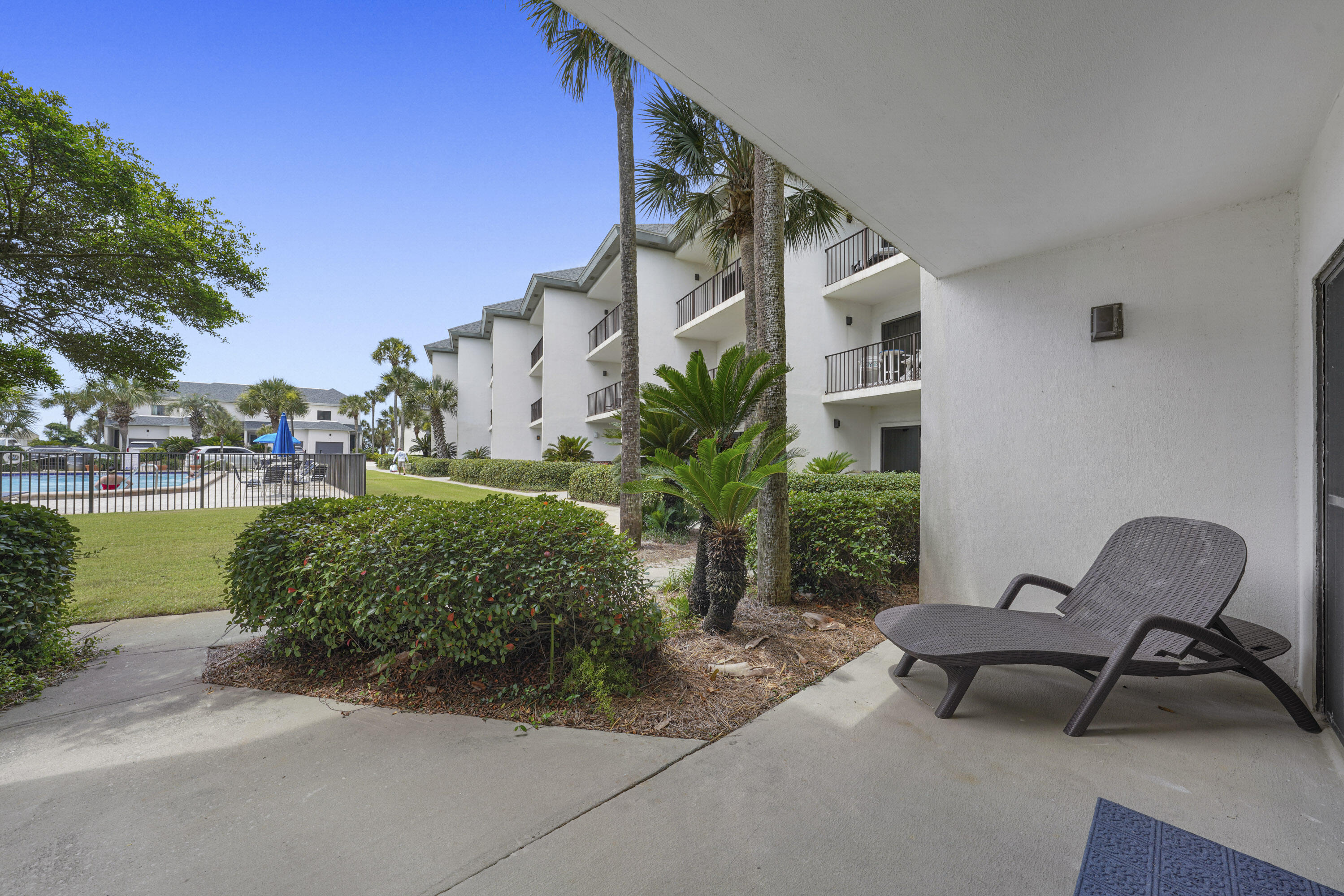 EMERALD HILL CONDO PH 3 - Residential