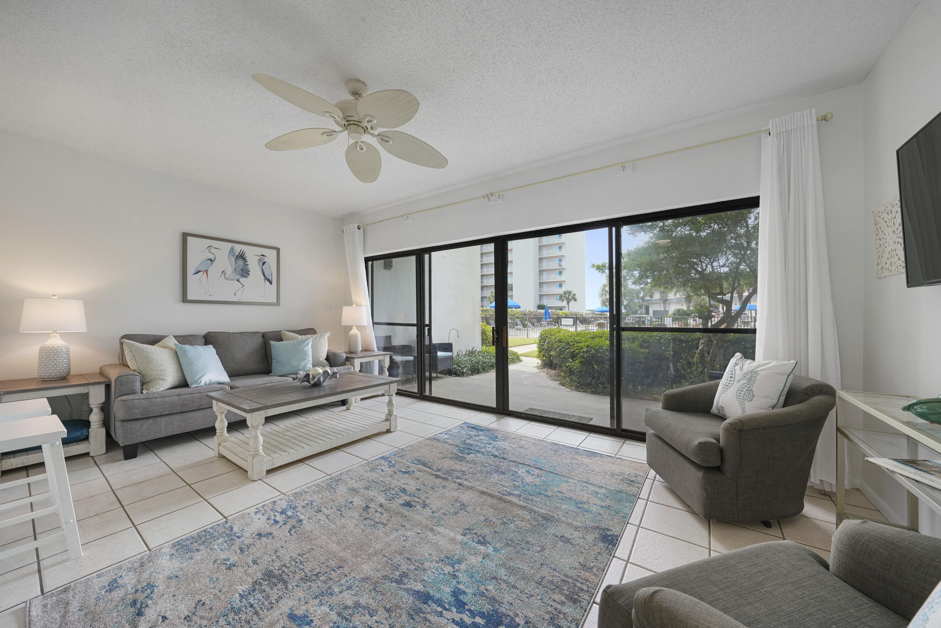 EMERALD HILL CONDO PH 3 - Residential