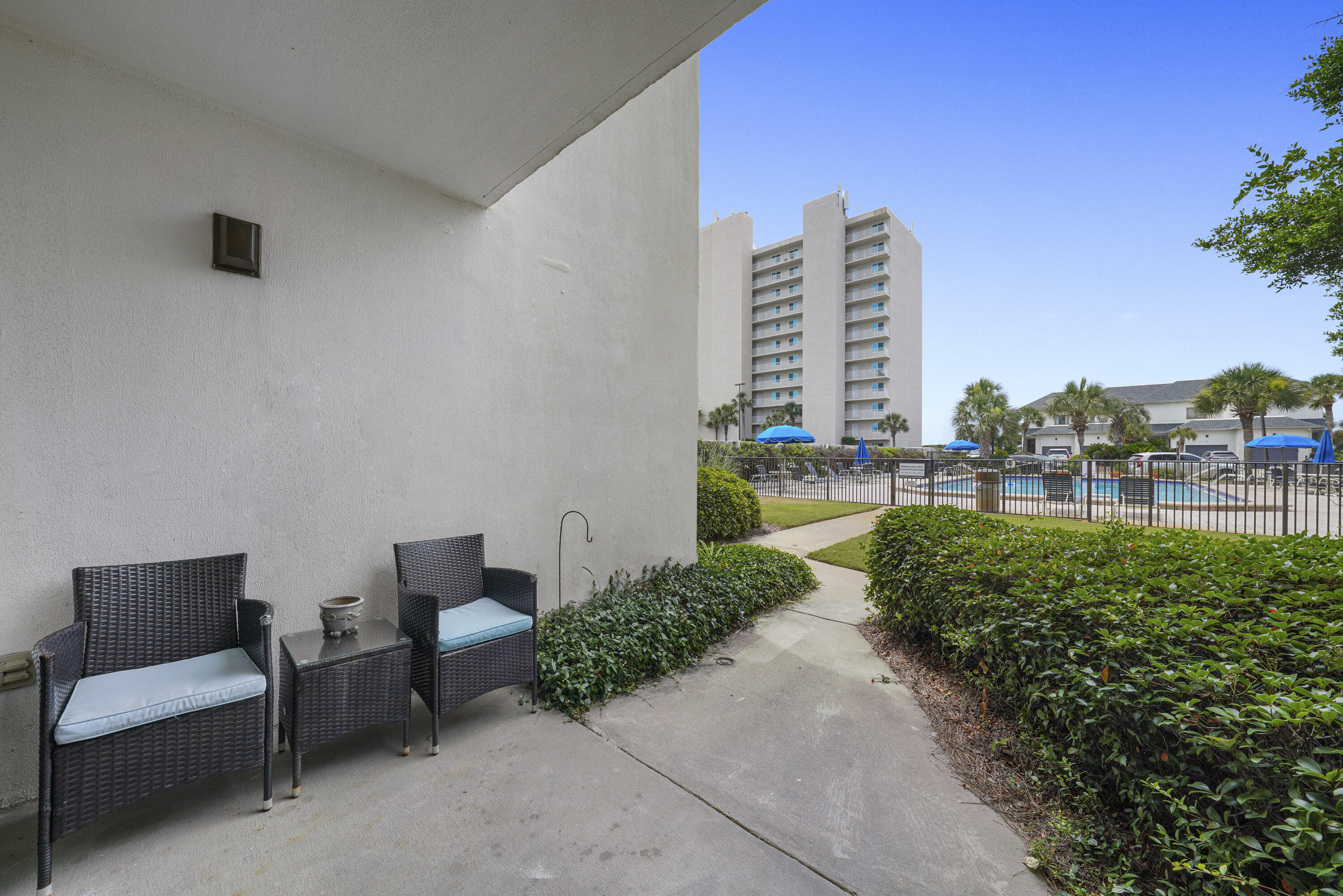 EMERALD HILL CONDO PH 3 - Residential