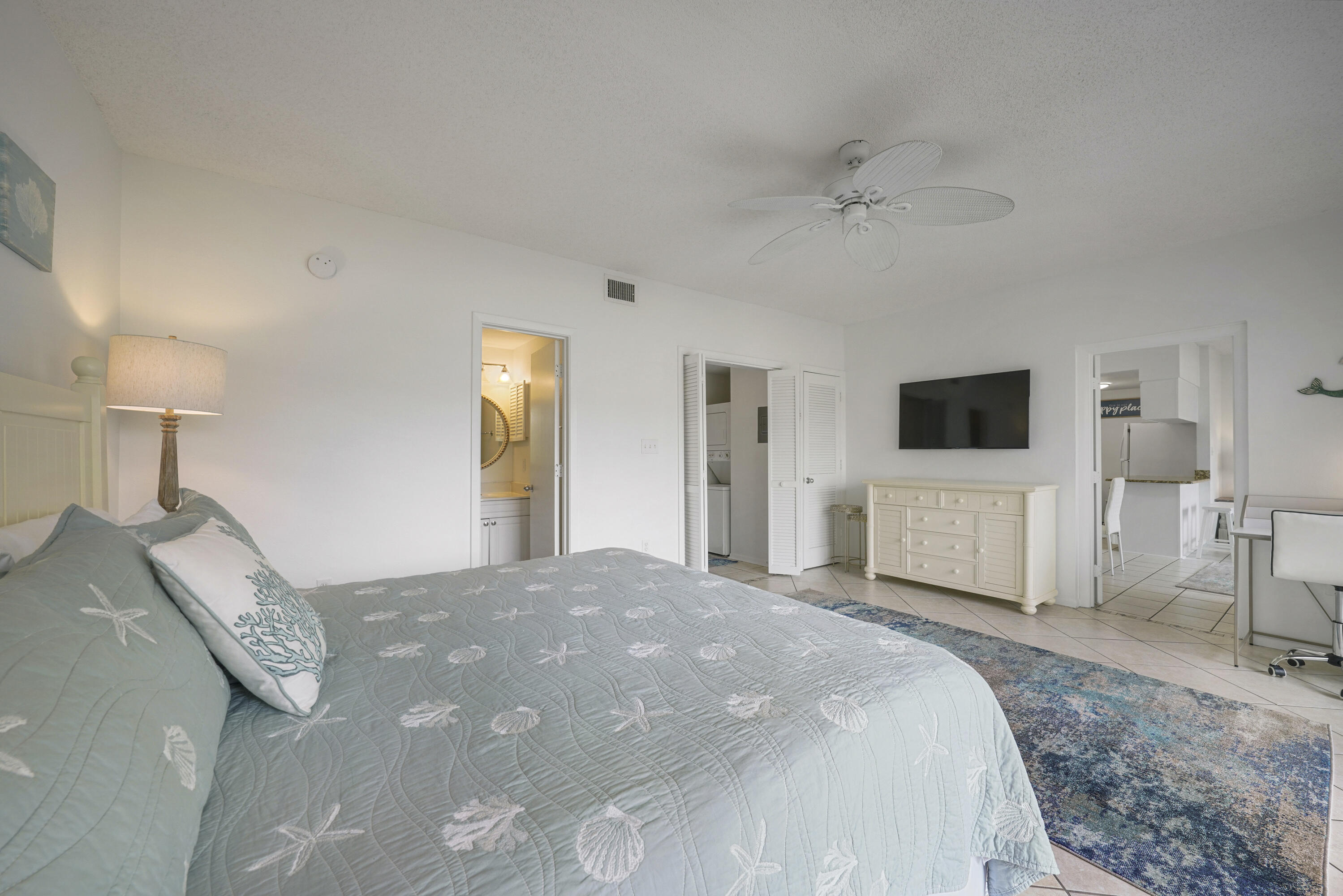 EMERALD HILL CONDO PH 3 - Residential