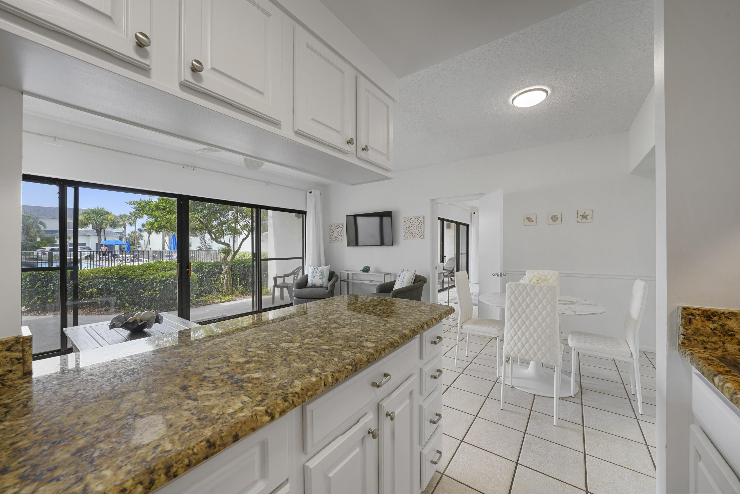 EMERALD HILL CONDO PH 3 - Residential