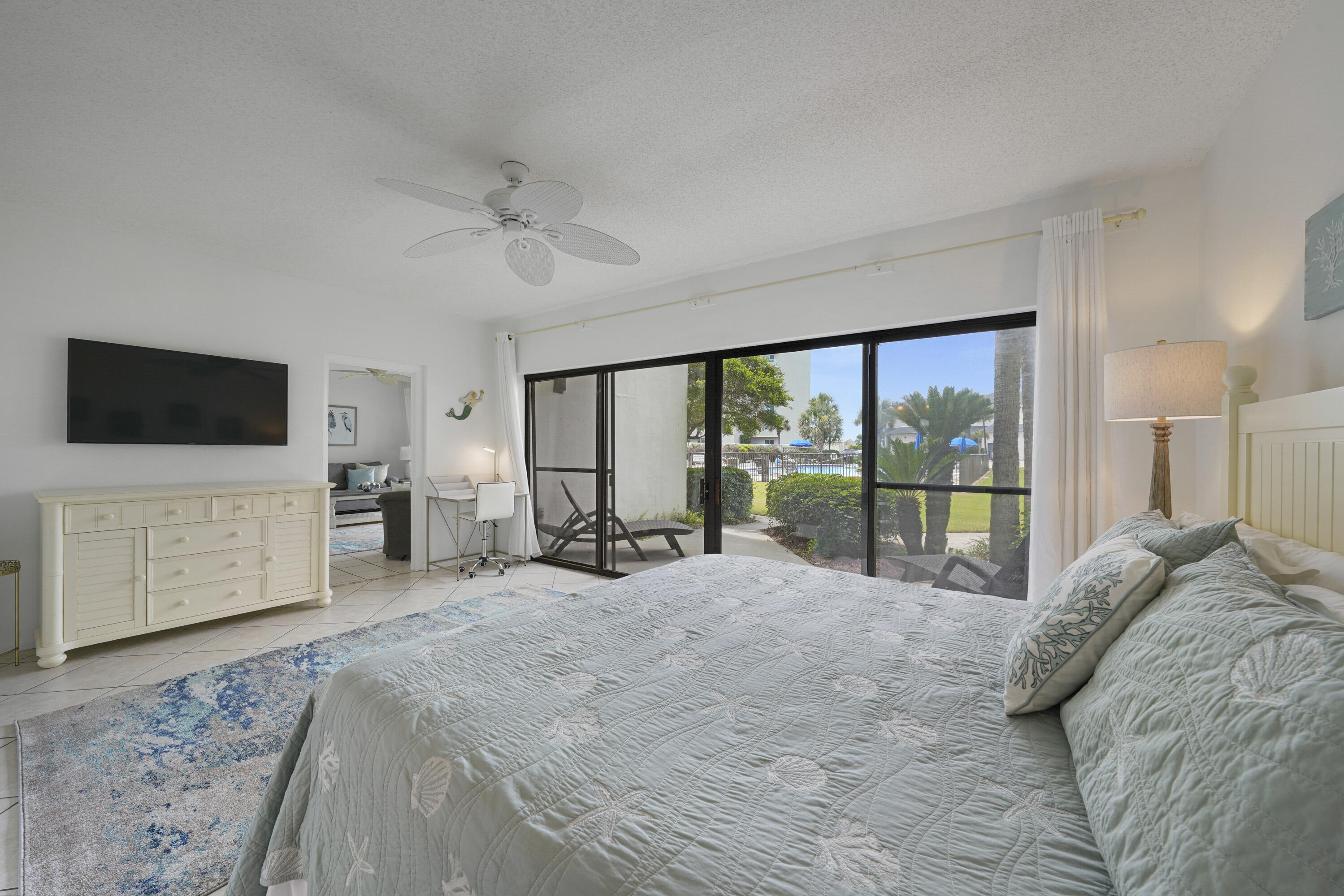 EMERALD HILL CONDO PH 3 - Residential