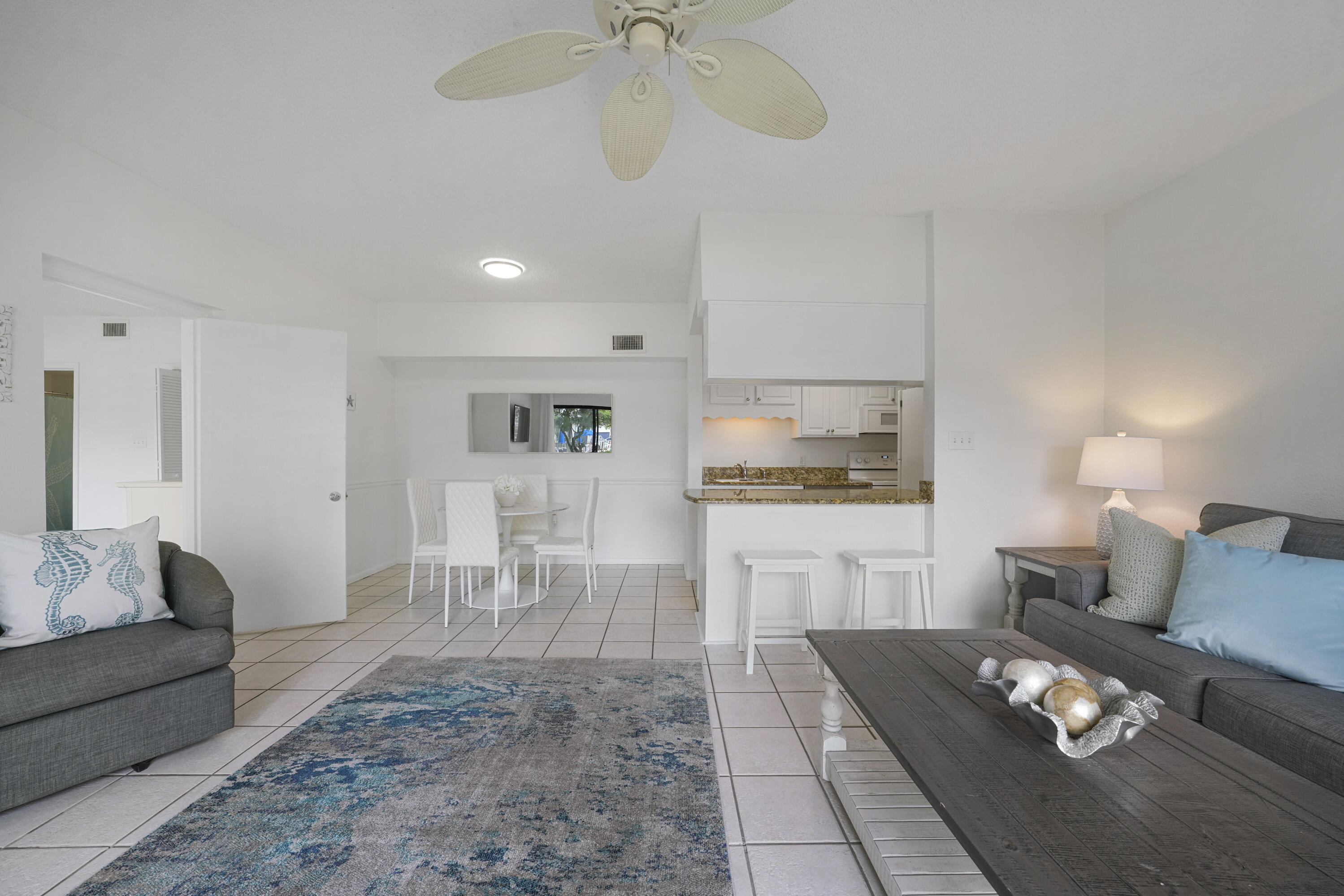 EMERALD HILL CONDO PH 3 - Residential