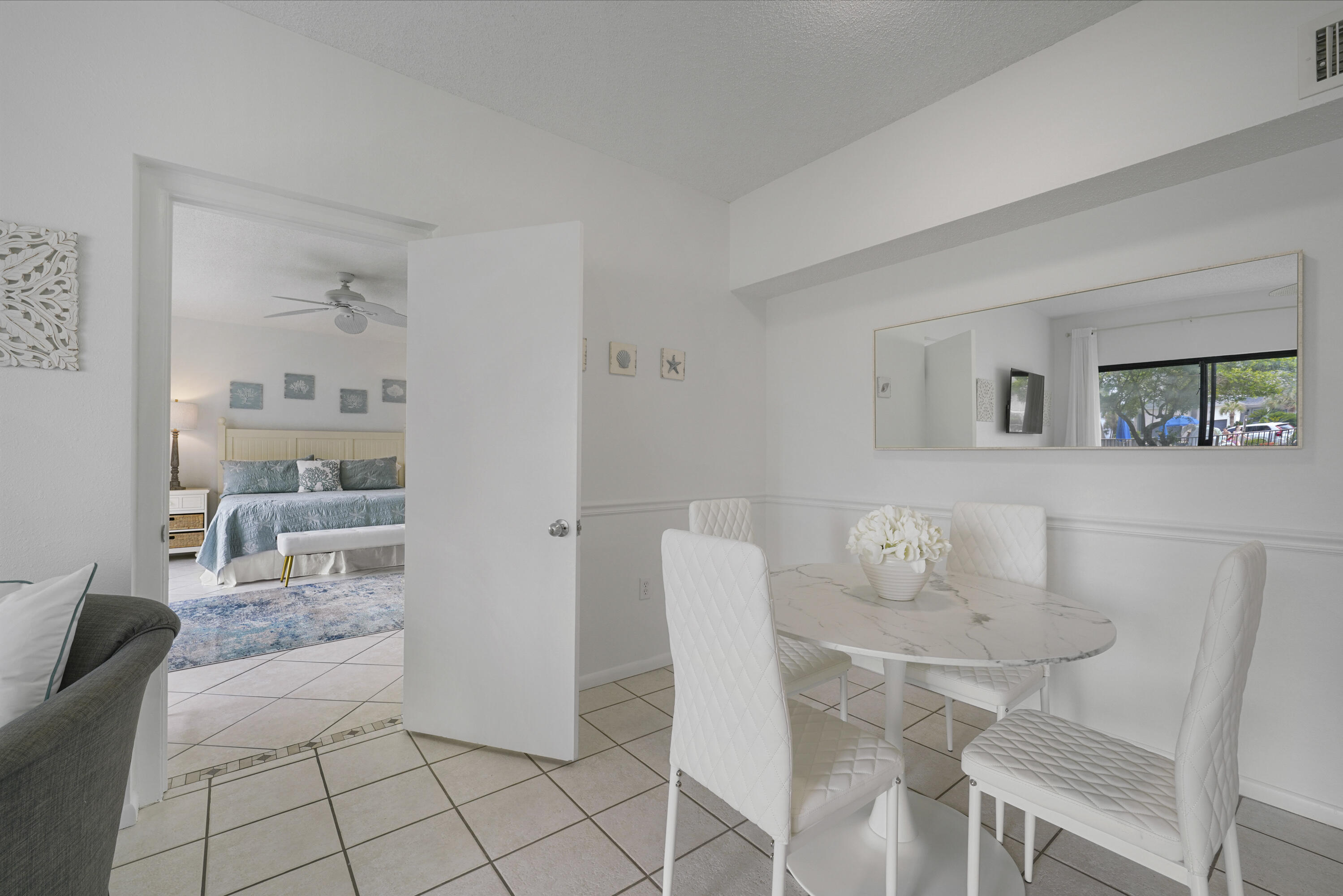 EMERALD HILL CONDO PH 3 - Residential