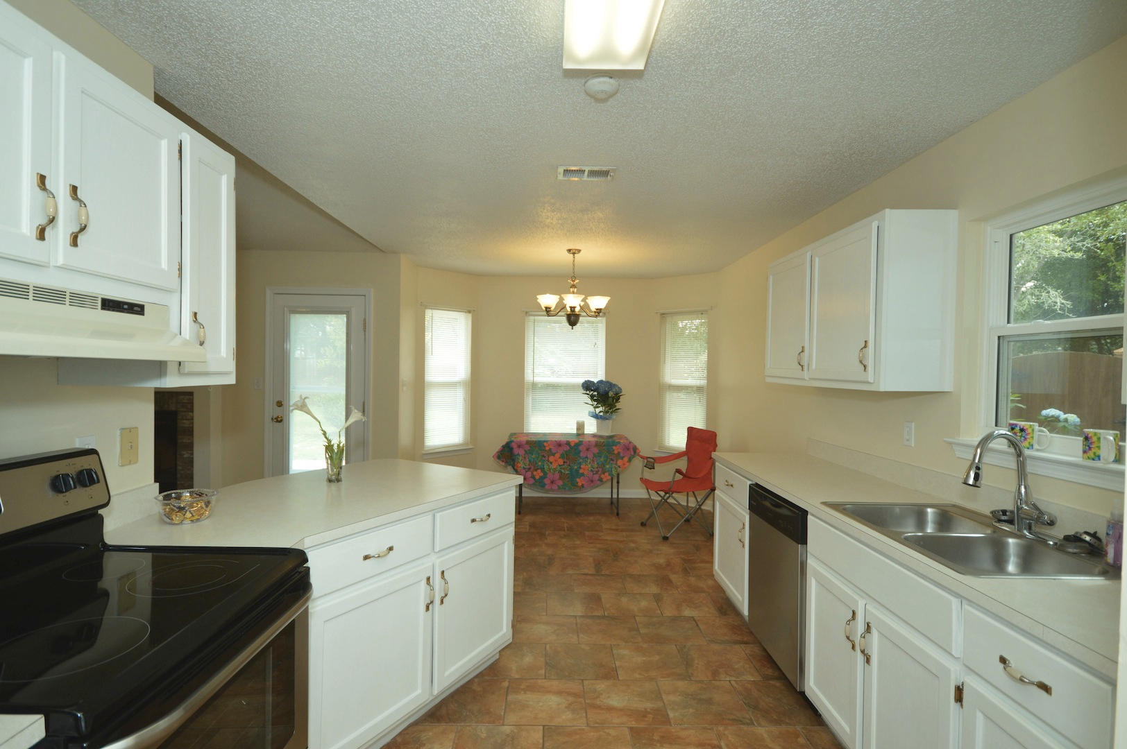 COUNTRY BREEZE ESTATES - Residential