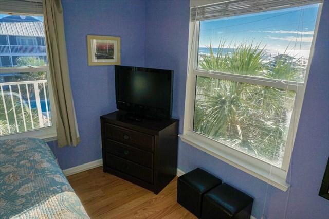 SUMMERSPELL CONDO - Residential