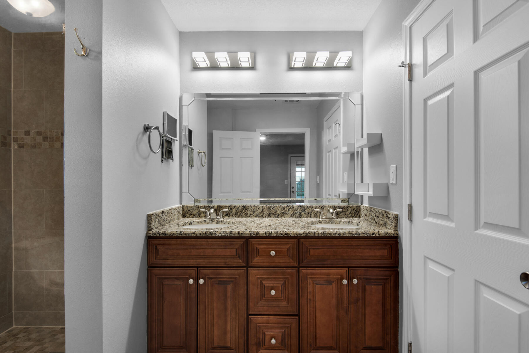 HOLLEY BY THE SEA - Residential