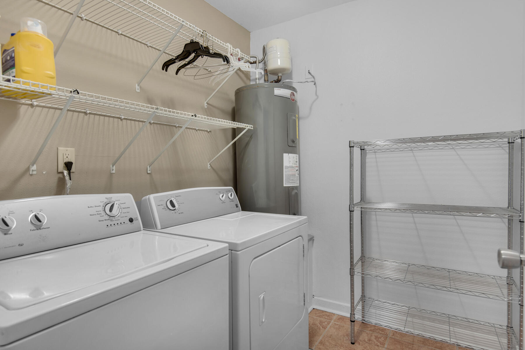 HOLLEY BY THE SEA - Residential