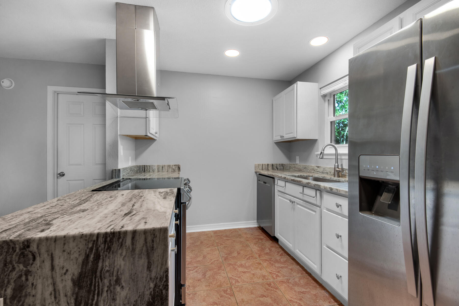 HOLLEY BY THE SEA - Residential