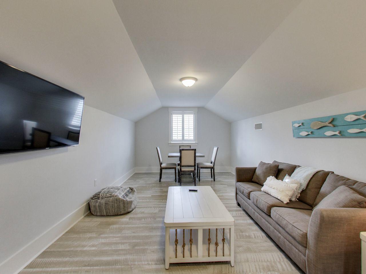 GULF SHORE MANOR - Residential