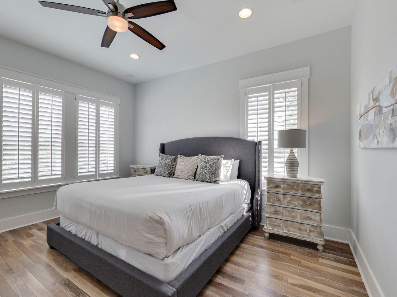 GULF SHORE MANOR - Residential