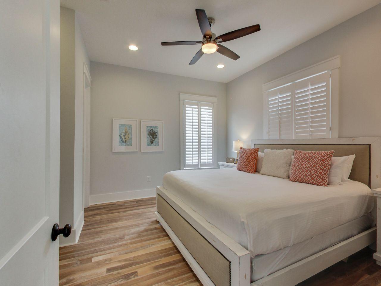 GULF SHORE MANOR - Residential