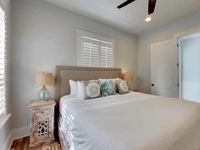GULF SHORE MANOR - Residential