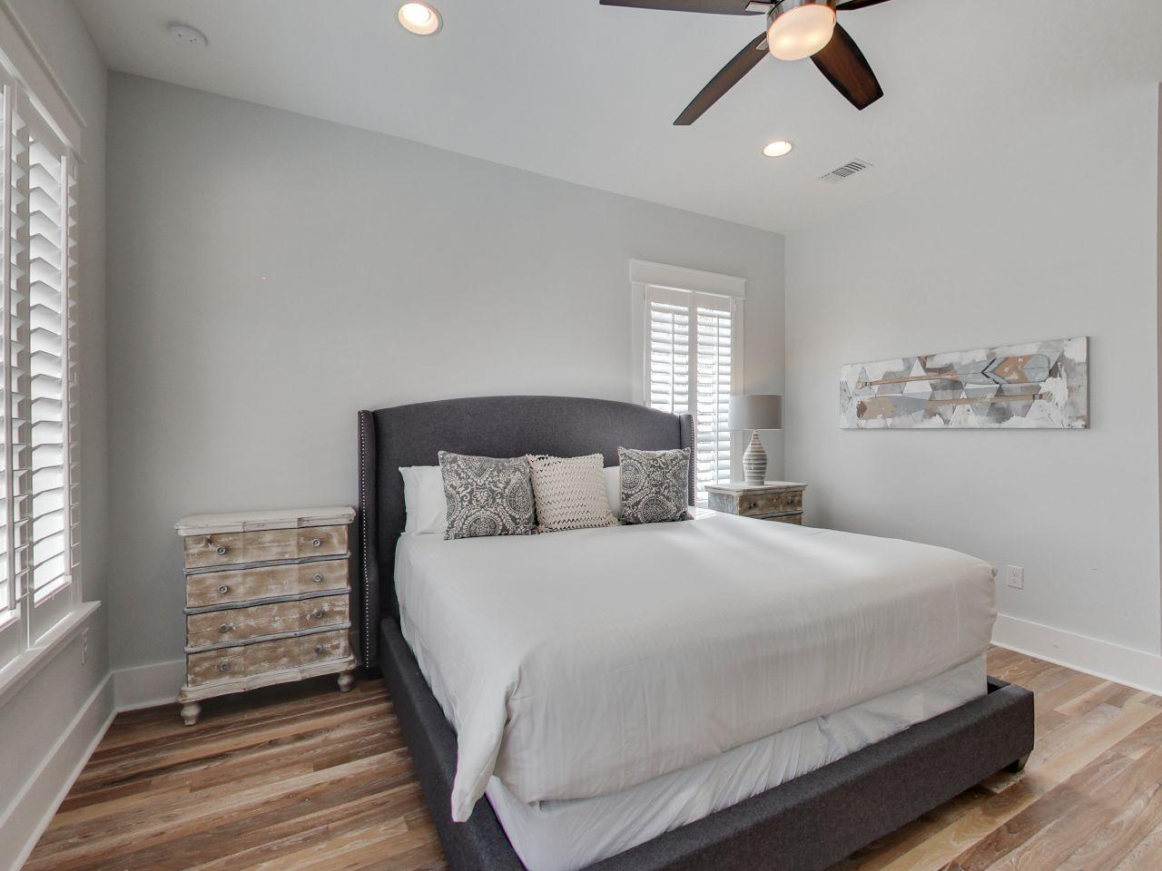 GULF SHORE MANOR - Residential