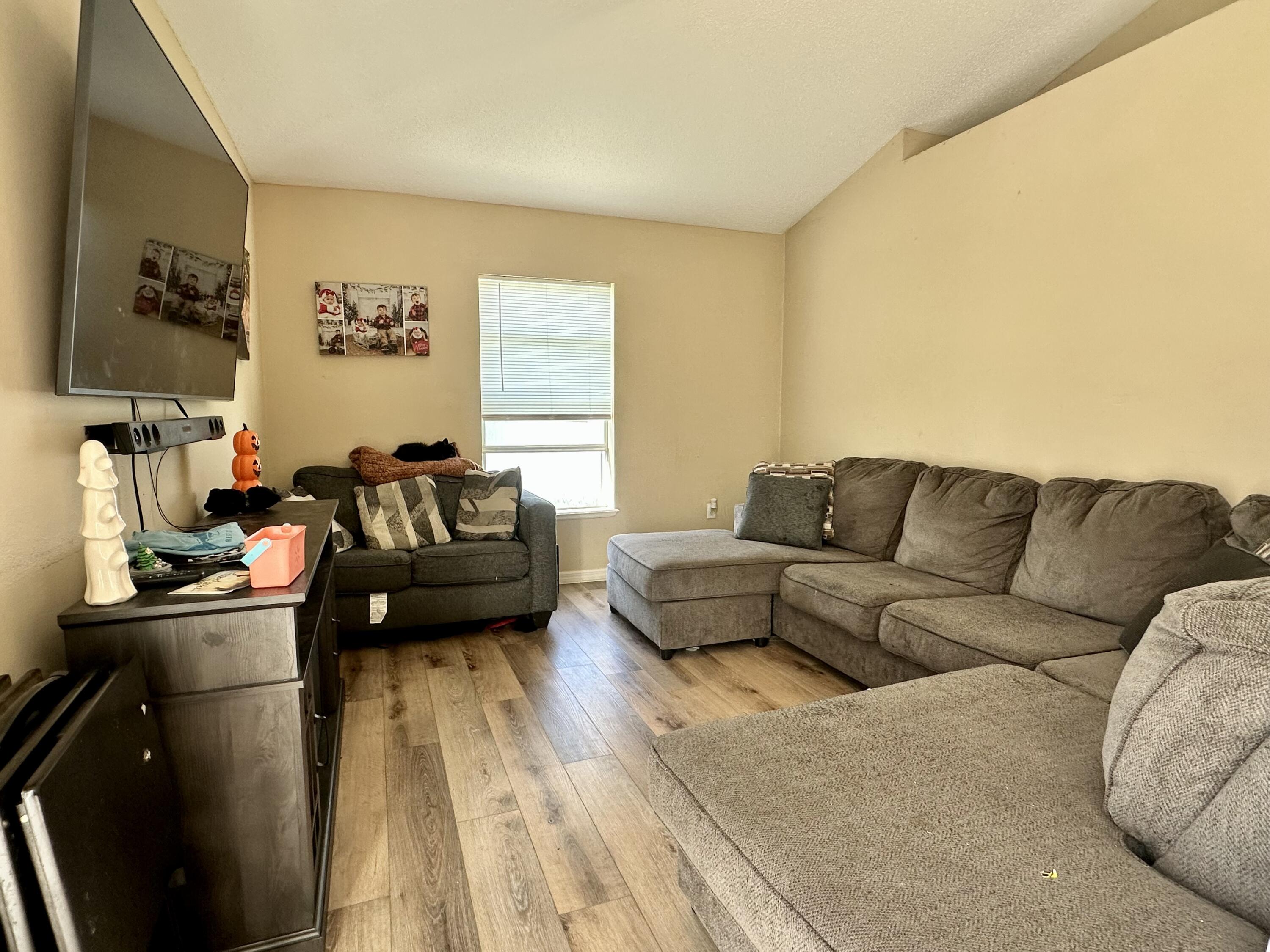 POINCIANA SUB NBRHD 4 VIL 7 - Residential