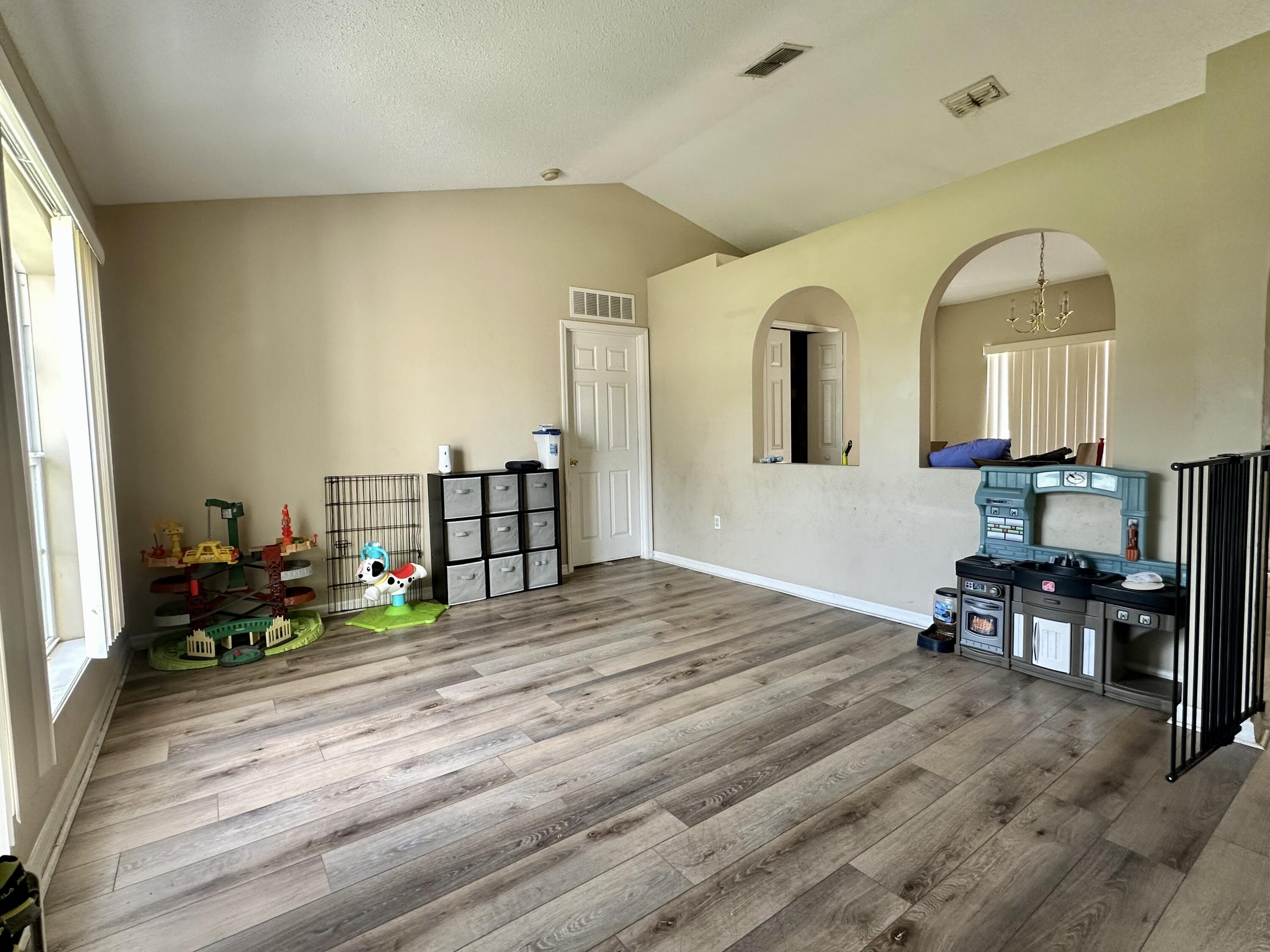 POINCIANA SUB NBRHD 4 VIL 7 - Residential