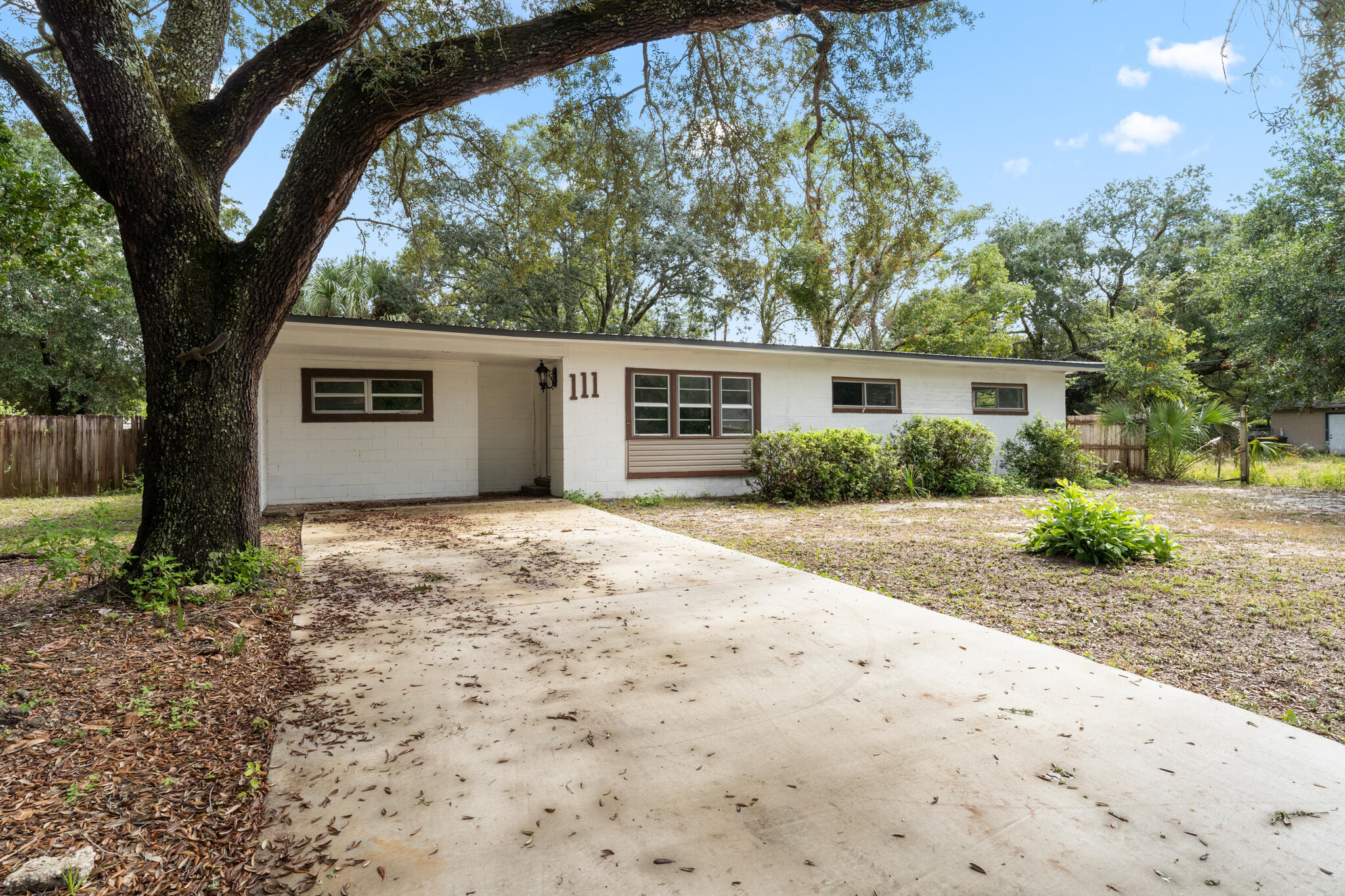 3 BEDROOM HOME AVAILABLE IN FWB! MINUTES FROM HURLBURT AFB! NEW METAL ROOF! Step inside and discover all this property has to offer. The floors have been updated through the main living area, dining area, kitchen, and bedrooms. The kitchen has been fully updated with new cabinetry, appliances, and backsplash. The den offers an additional living space with access to the backyard and storage room. The backyard has an abundance of space with foliage for added privacy. This home has had a number of updates including new electrical panel, fresh paint, new ceiling fans in the bedrooms and main living area, new driveway and more! Schedule your showing today and let us welcome you home!