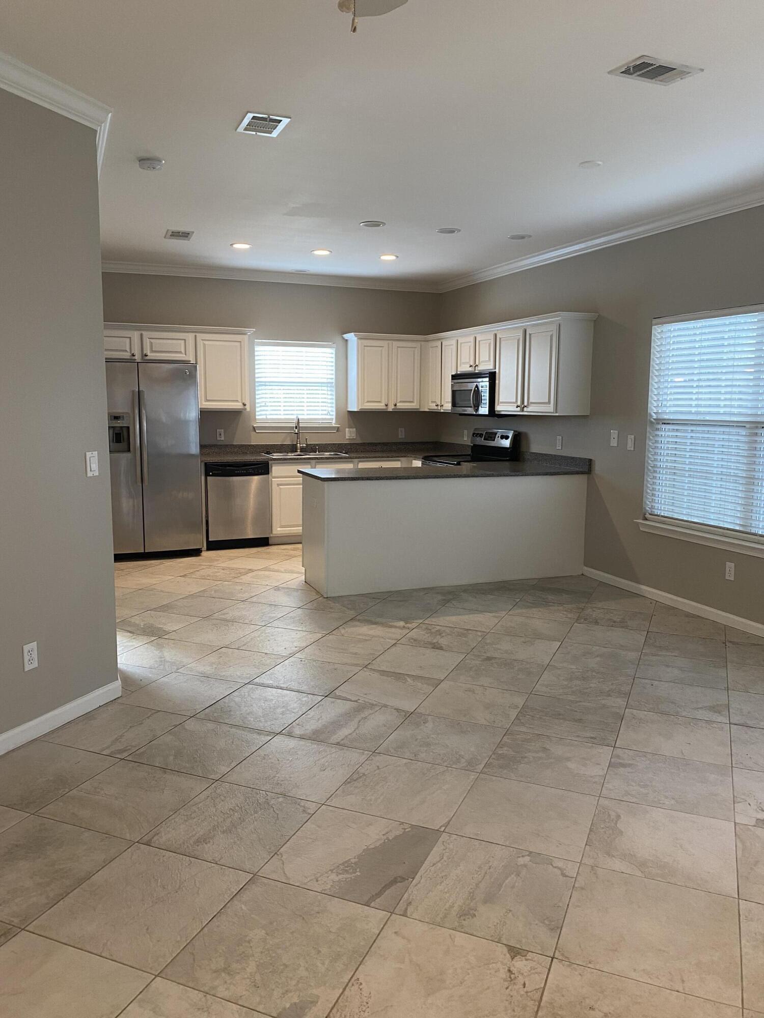 EMERALD HEIGHTS S/D - Residential Lease