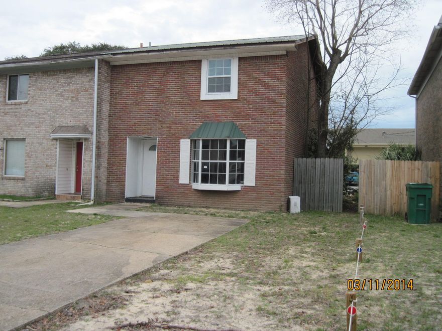This property is eligible under the Freddie Mac First Look Initiative for 20 days (until May 12th.) They will consider only offers from owner occupying or second home buyers until then. After that date they will consider offers from investors. Location is close to schools and easily accessible to Hurlburt or Eglin.