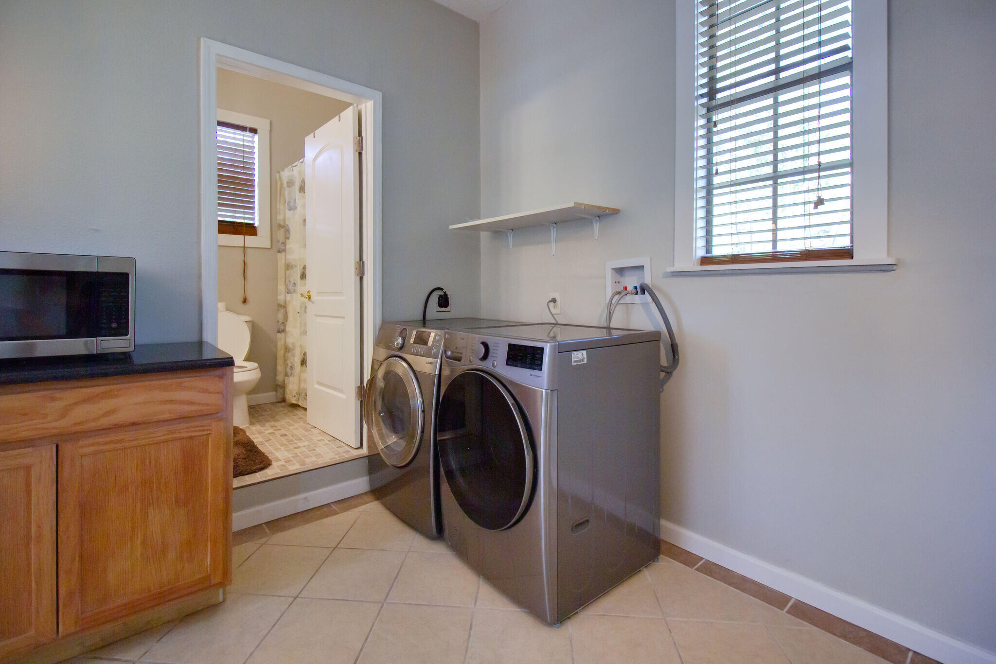 LAGNIAPPE BEACH - Residential Lease