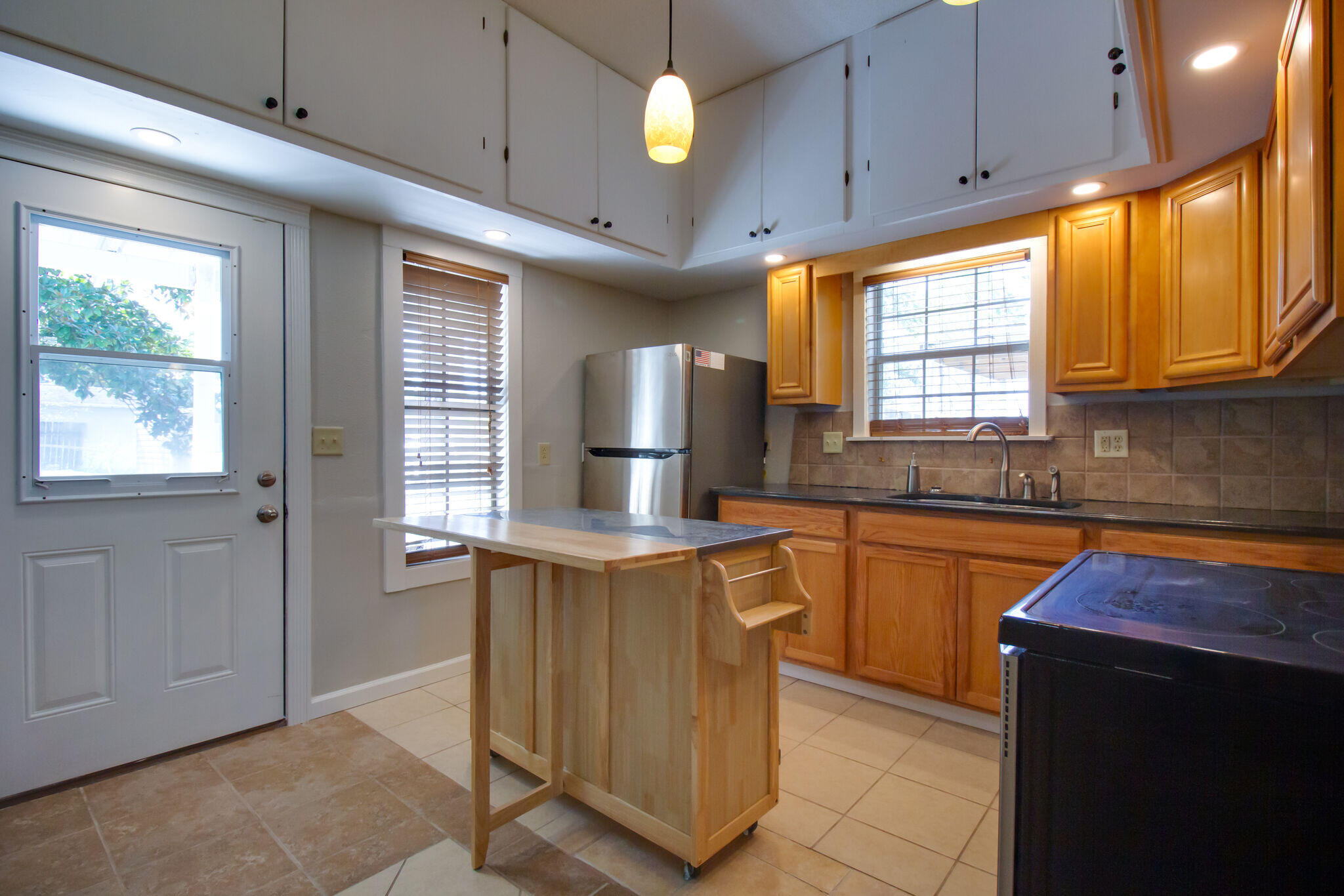 LAGNIAPPE BEACH - Residential Lease