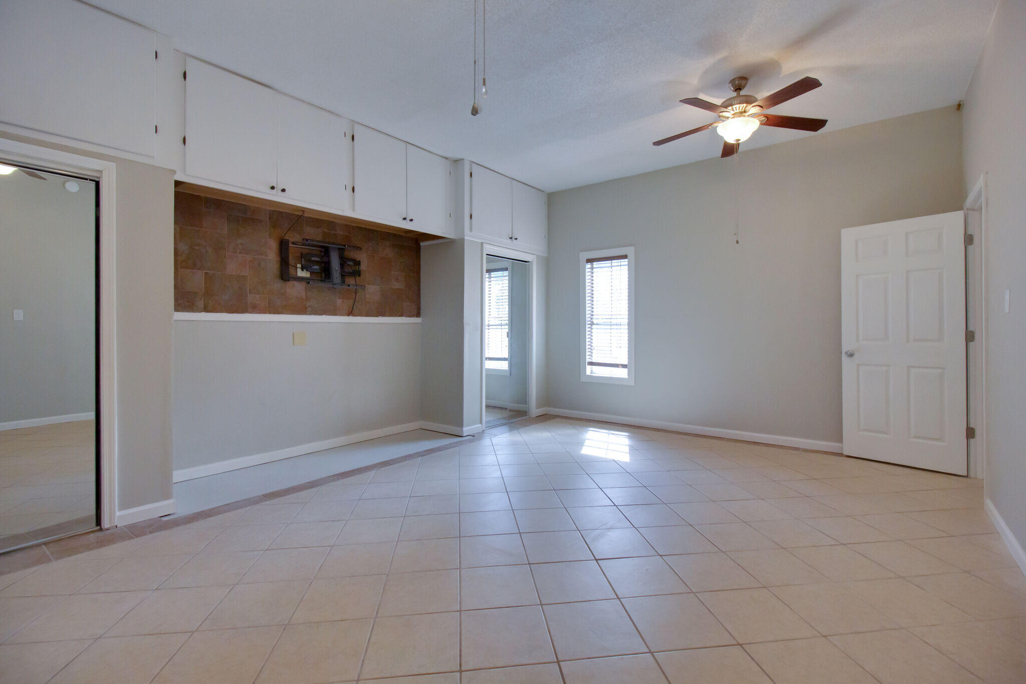 LAGNIAPPE BEACH - Residential Lease