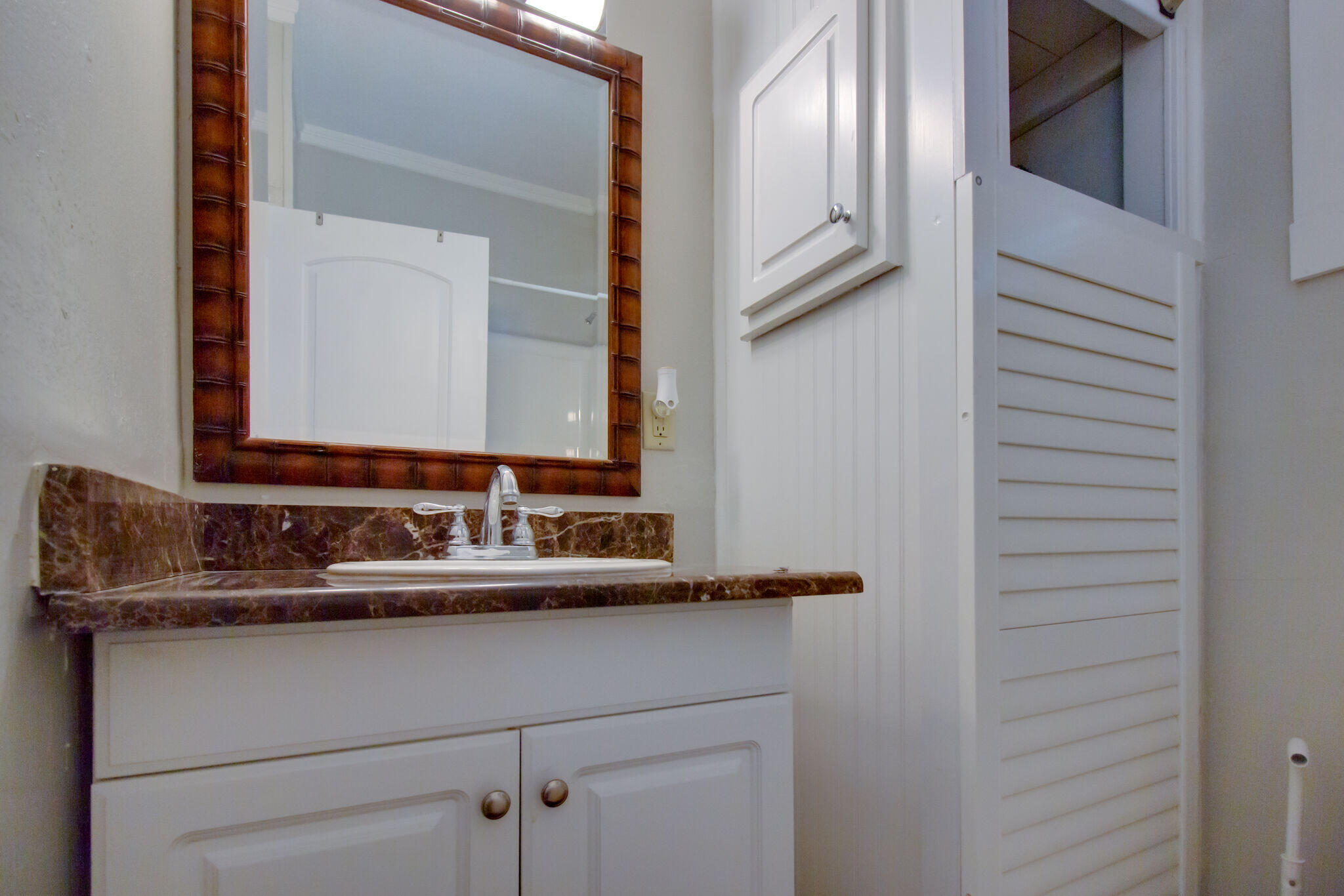 LAGNIAPPE BEACH - Residential Lease