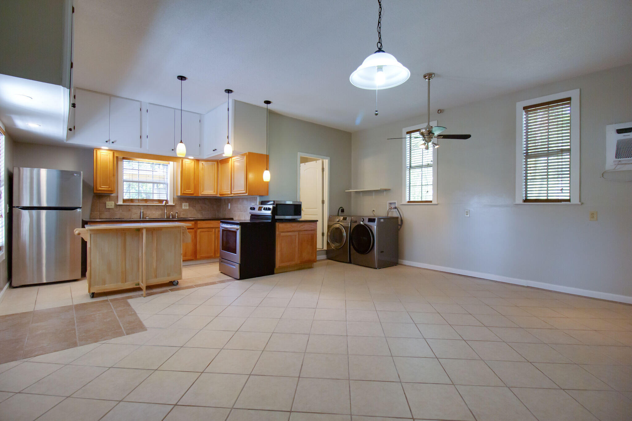 LAGNIAPPE BEACH - Residential Lease