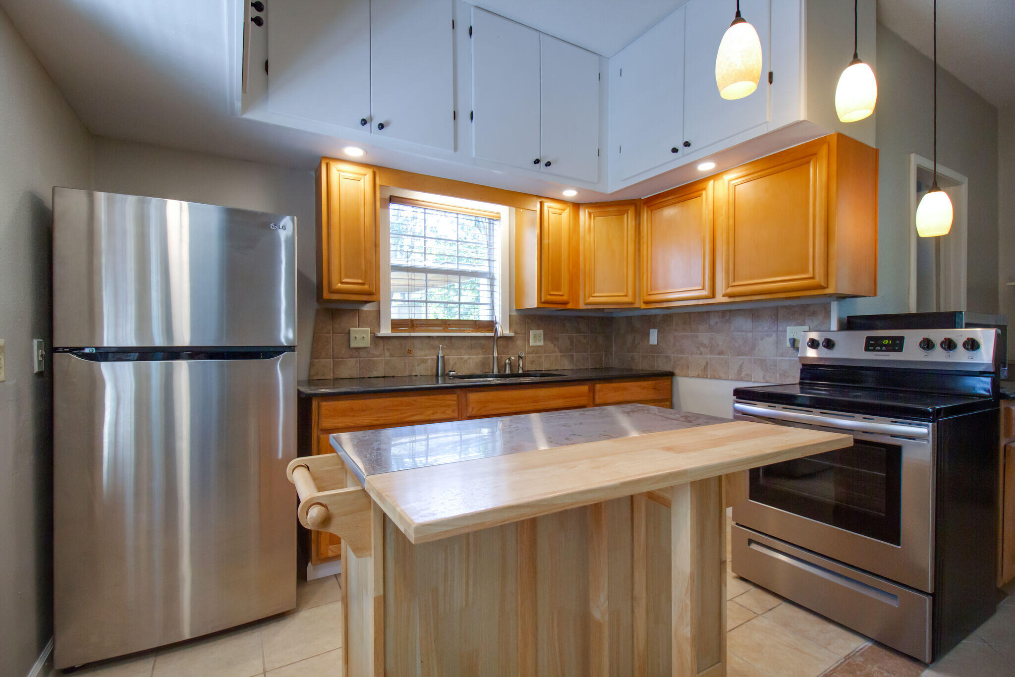 LAGNIAPPE BEACH - Residential Lease