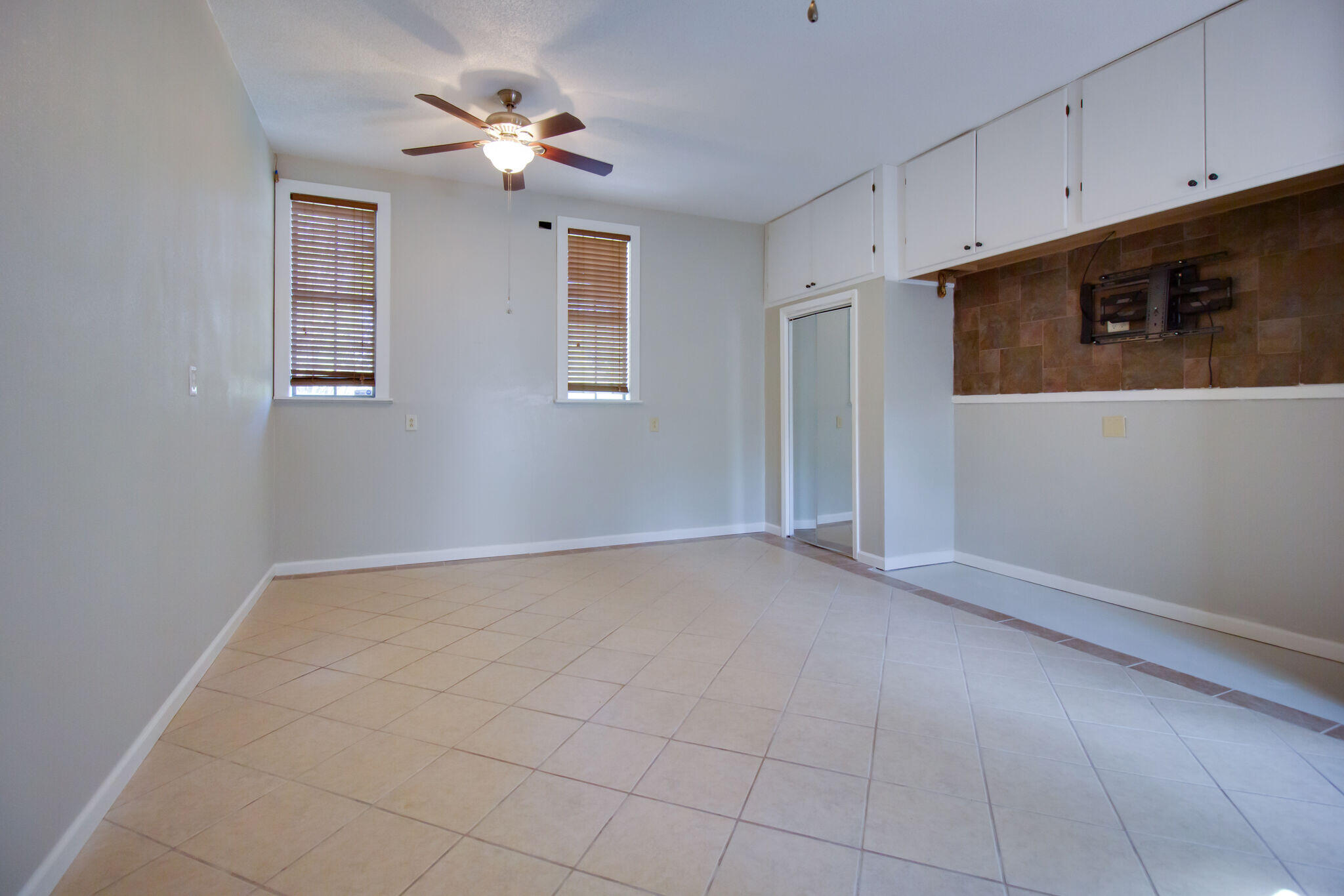 LAGNIAPPE BEACH - Residential Lease