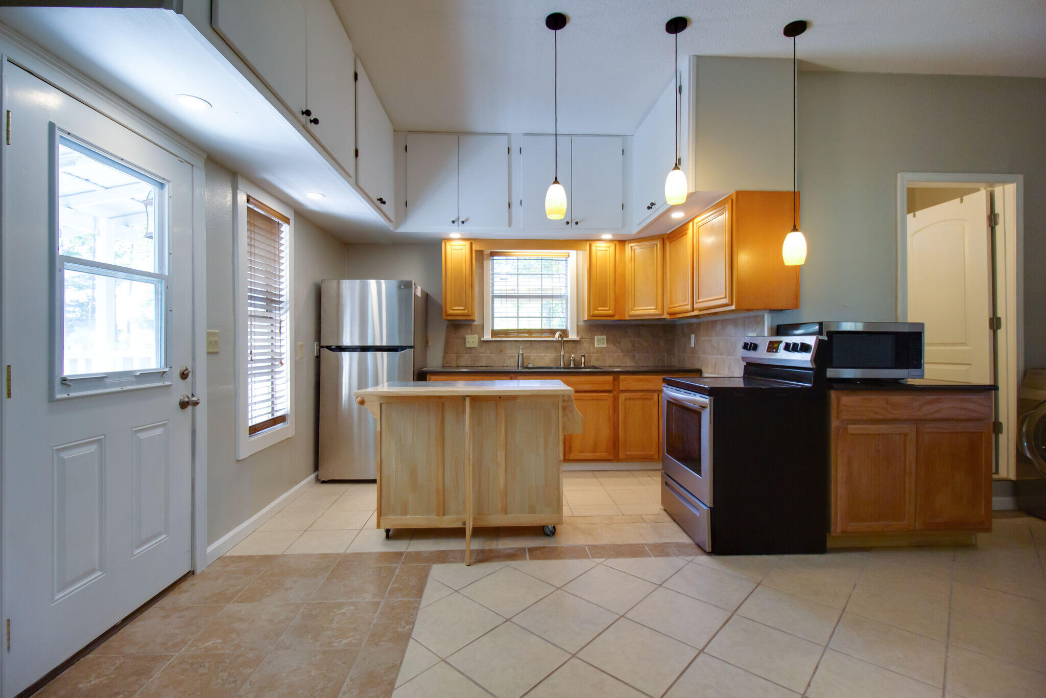 LAGNIAPPE BEACH - Residential Lease