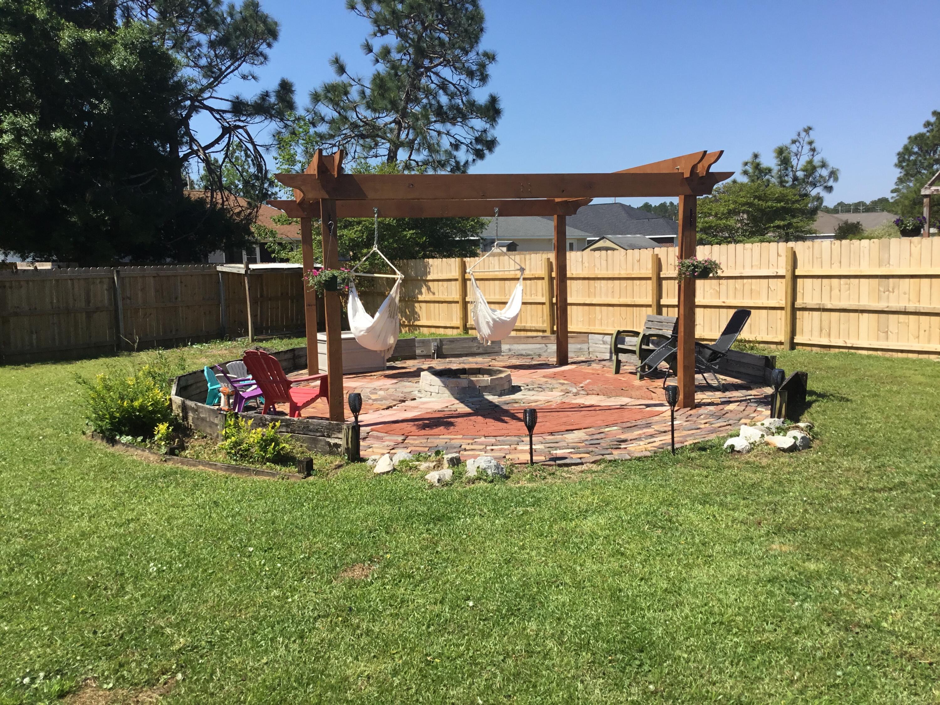 ROSS CROSSING - Residential