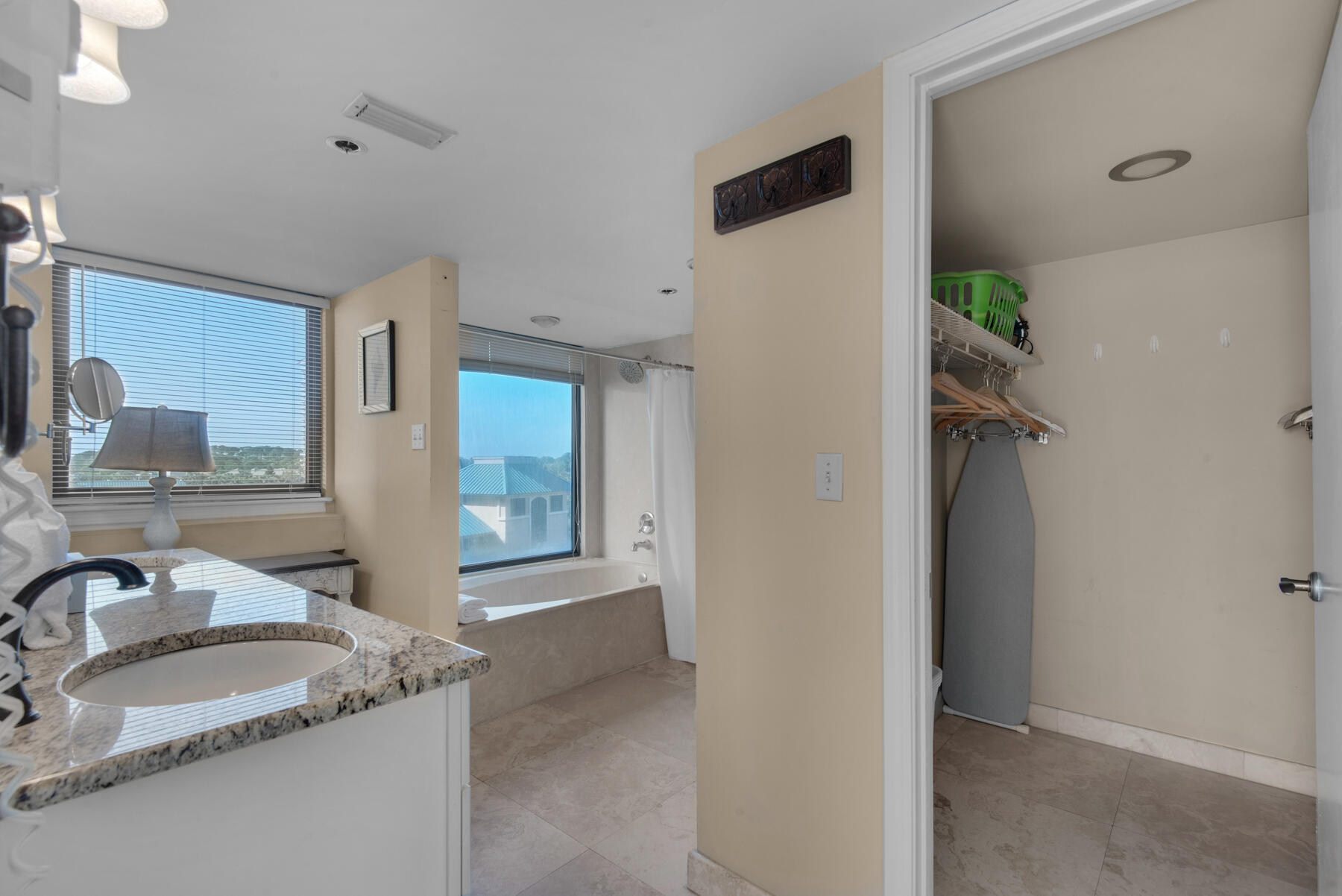 BEACHSIDE I CONDO - Residential