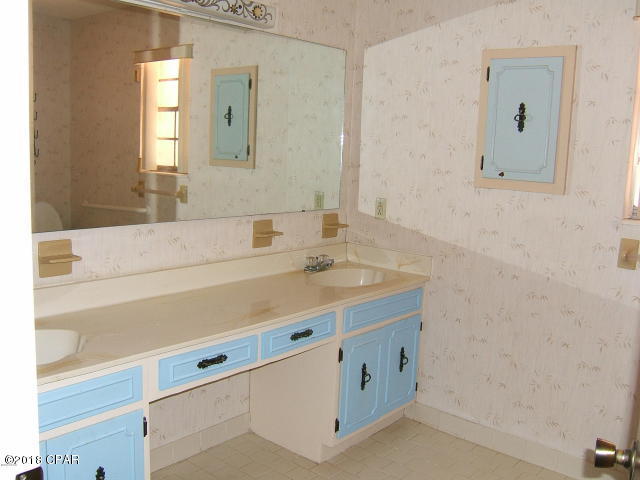 BAYWOOD SHORE ESTATES - Residential