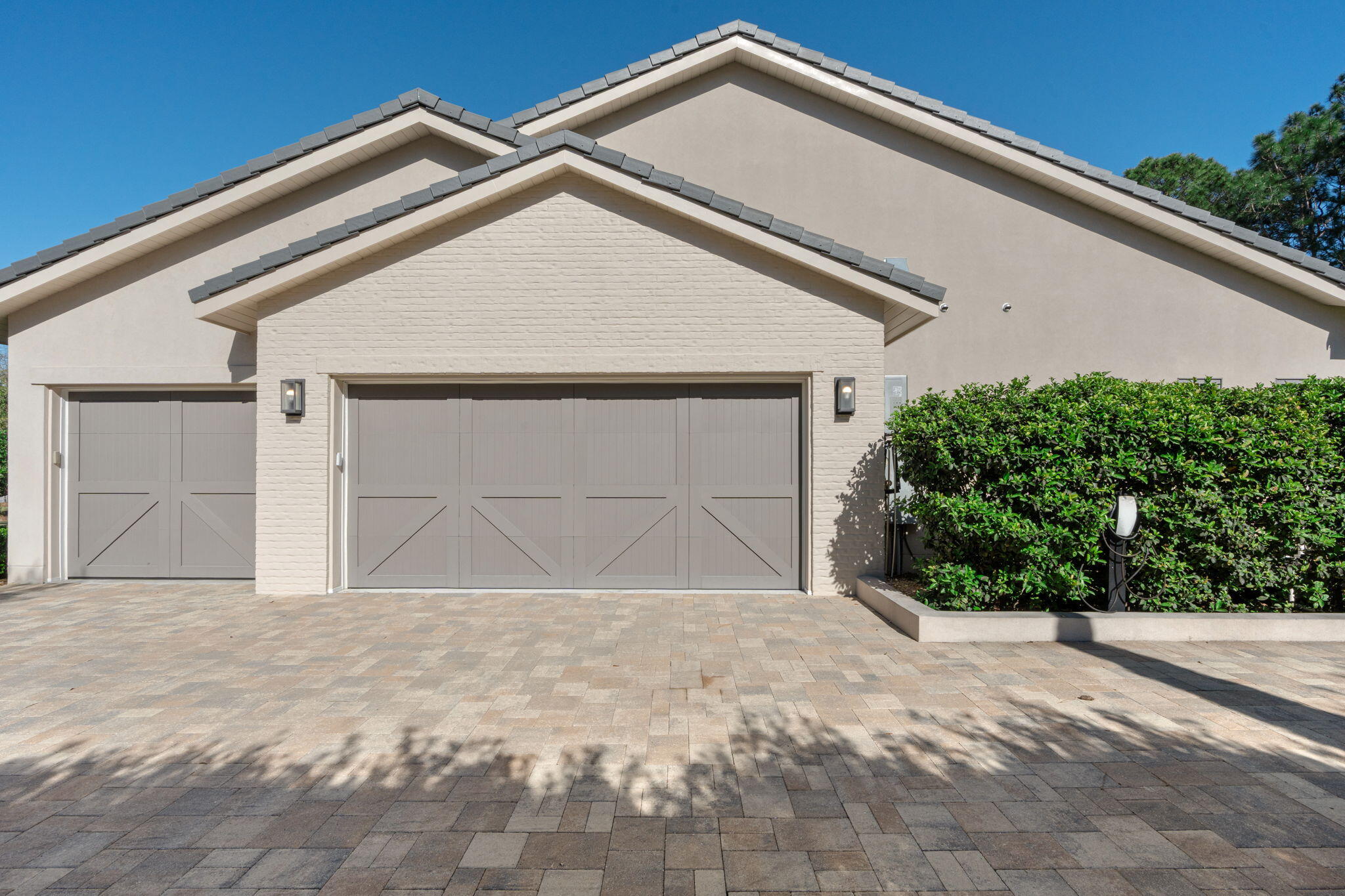 BURNT PINE - Residential