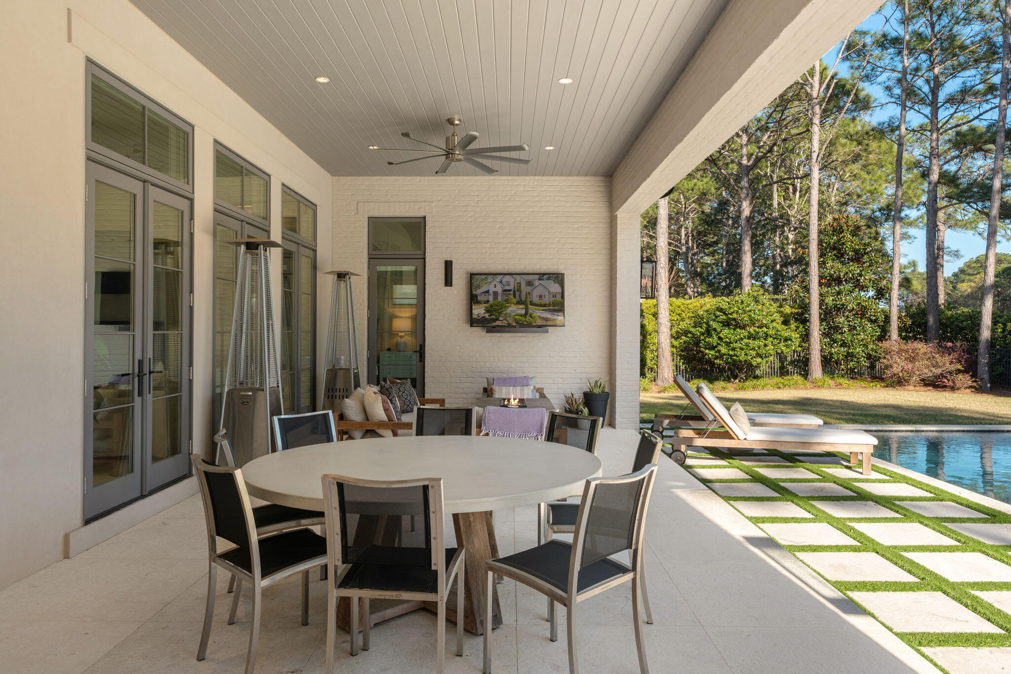 BURNT PINE - Residential