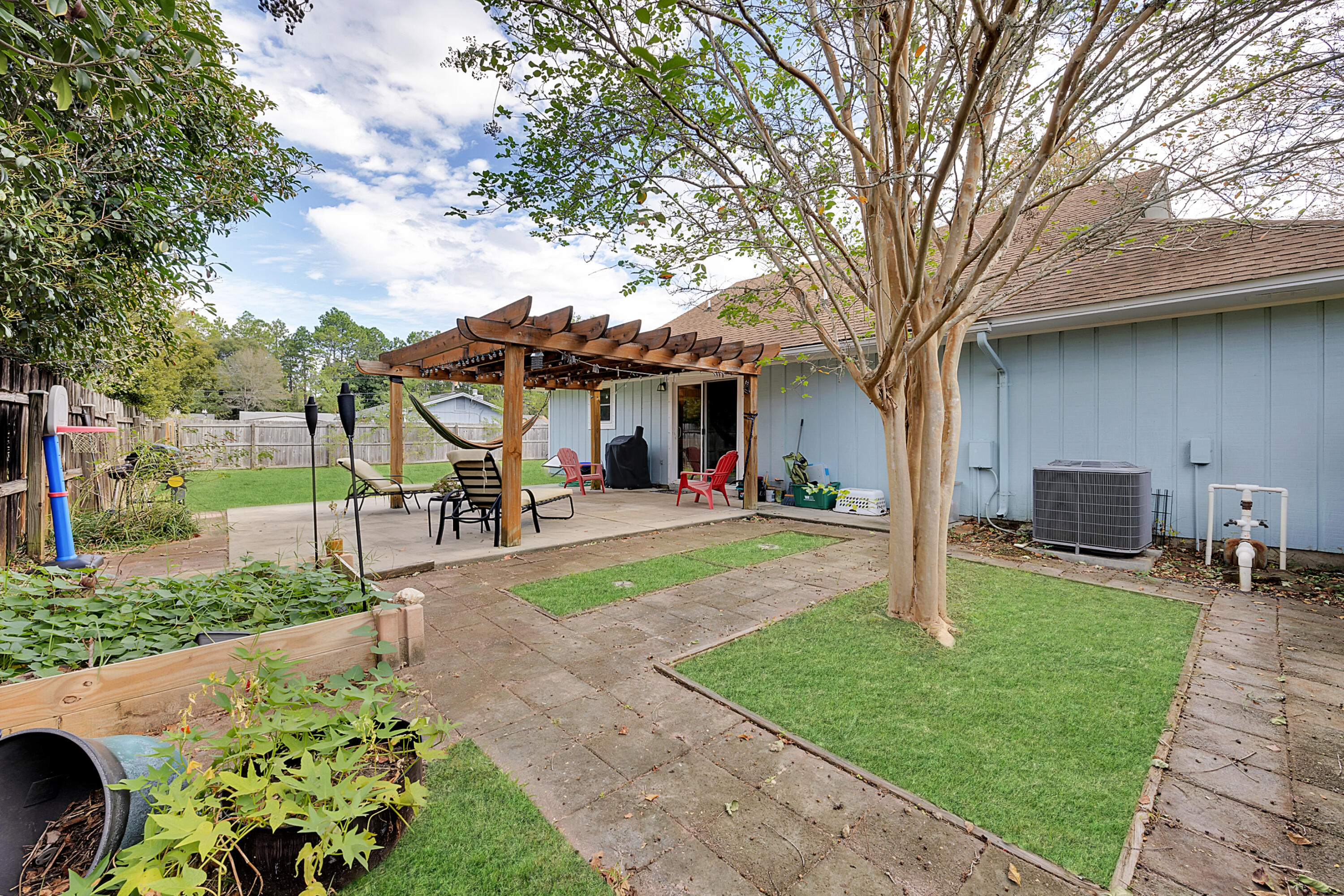 PINE MEADOWS 2ND ADDN - Residential