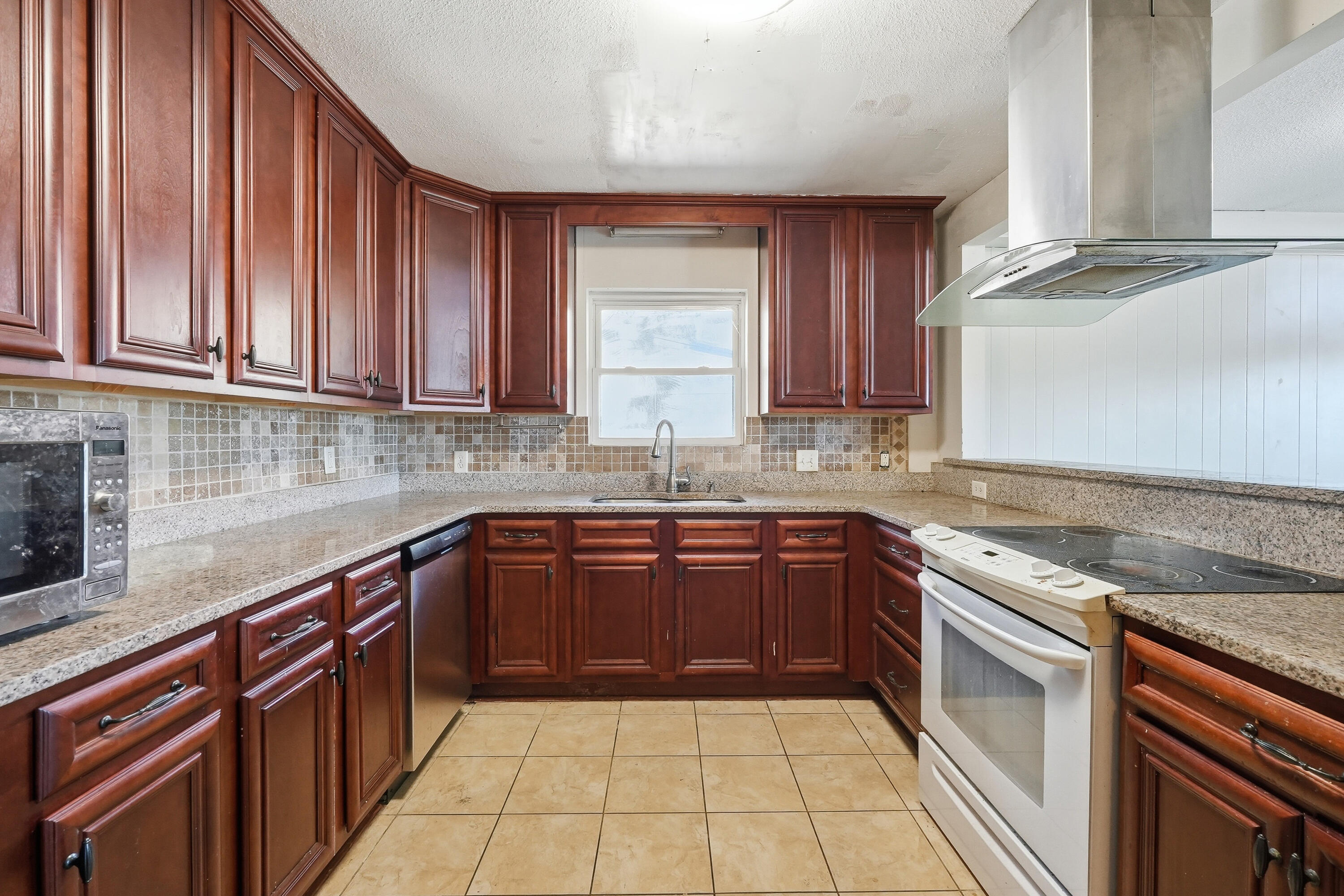 BAYOU POQUITO - Residential