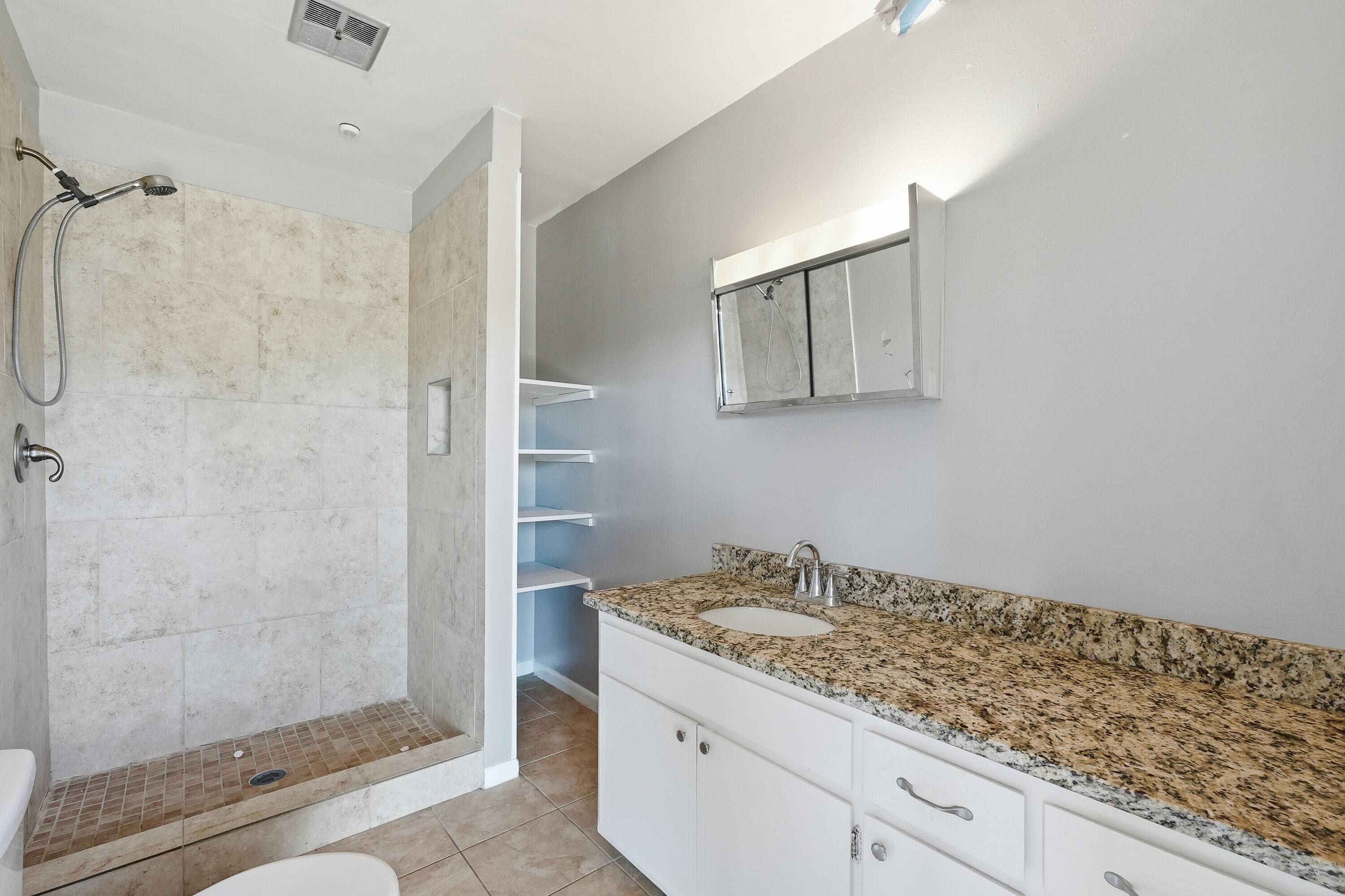 BAYOU POQUITO - Residential