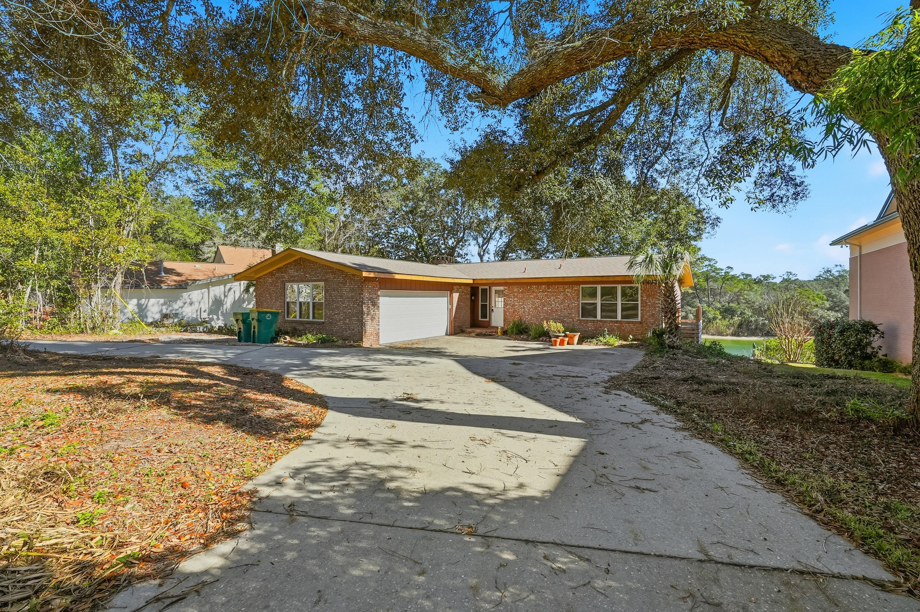 BAYOU POQUITO - Residential