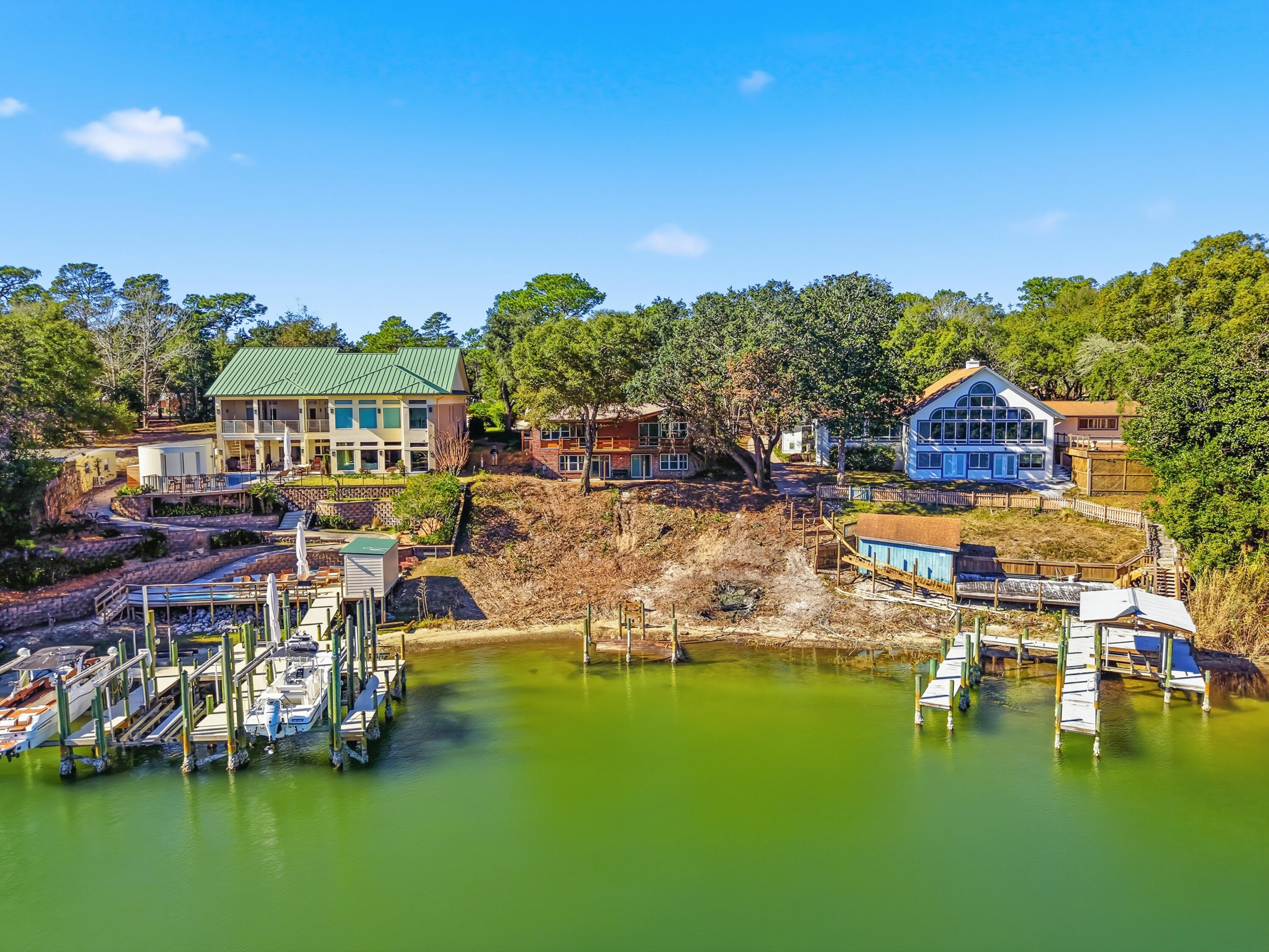 BAYOU POQUITO - Residential
