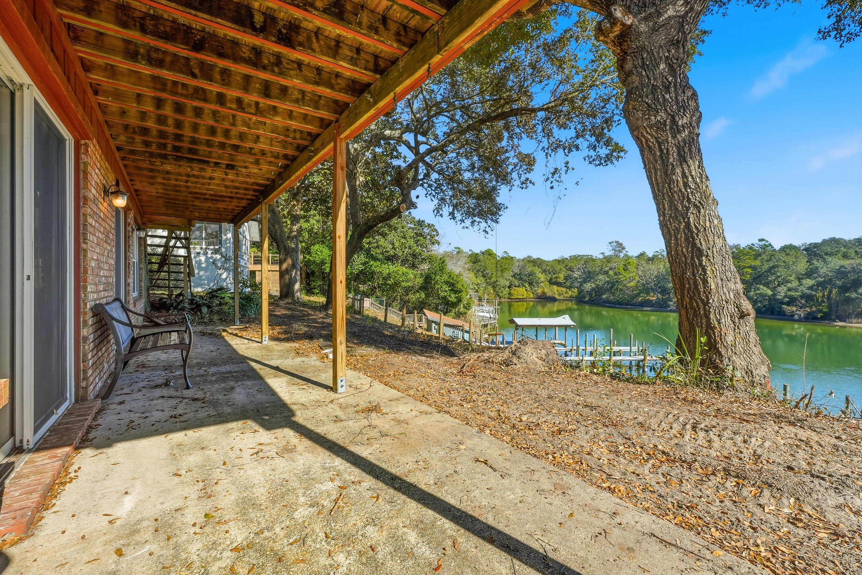 BAYOU POQUITO - Residential