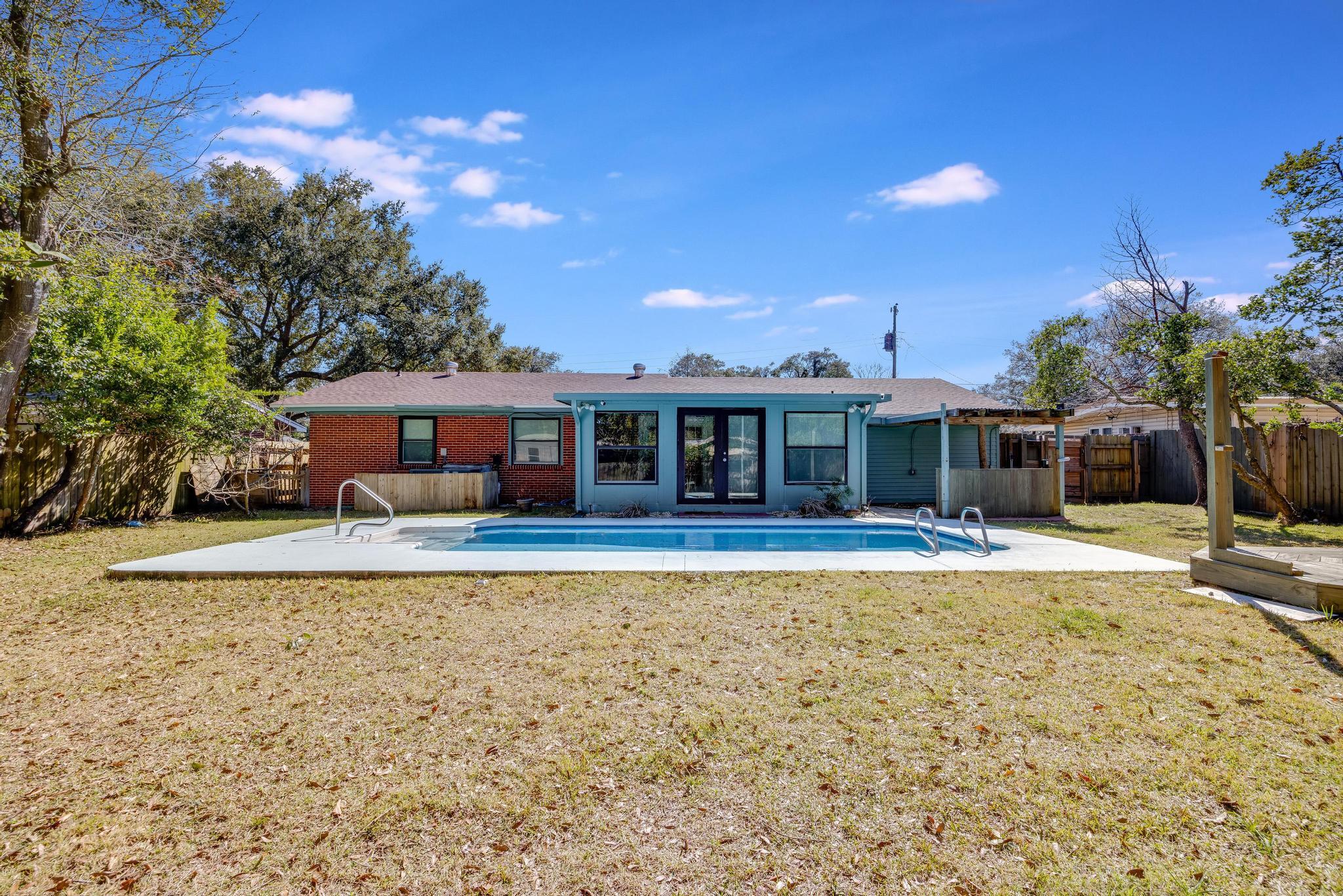 COLONY ESTATES - Residential