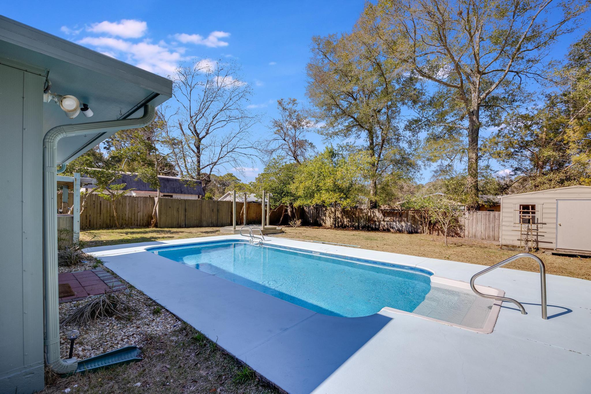 COLONY ESTATES - Residential